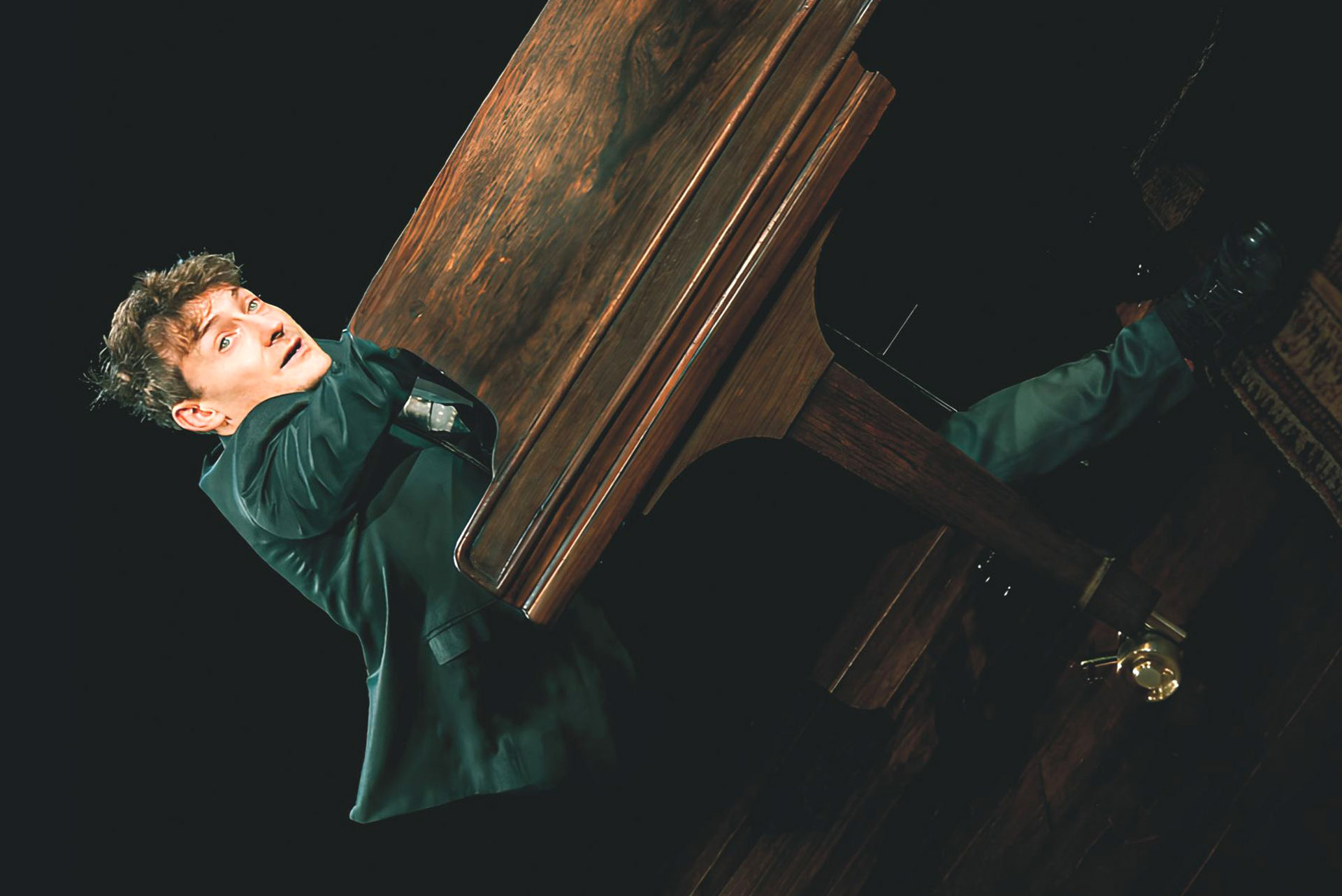 Musik/Kabarett: Sebastian Krämer – Gesänge auf der Falltür