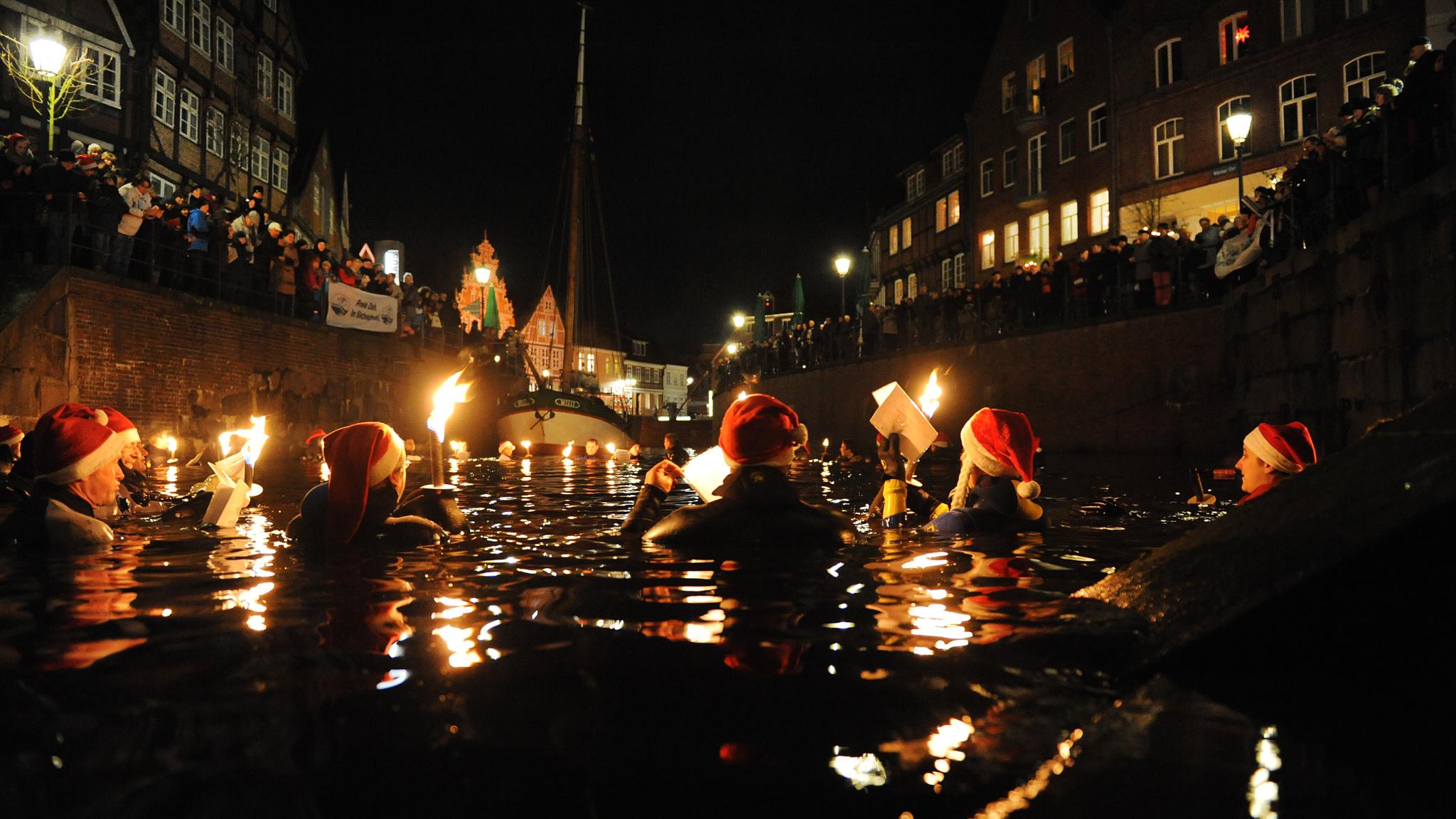 Fackelschwimmen der DLRG
