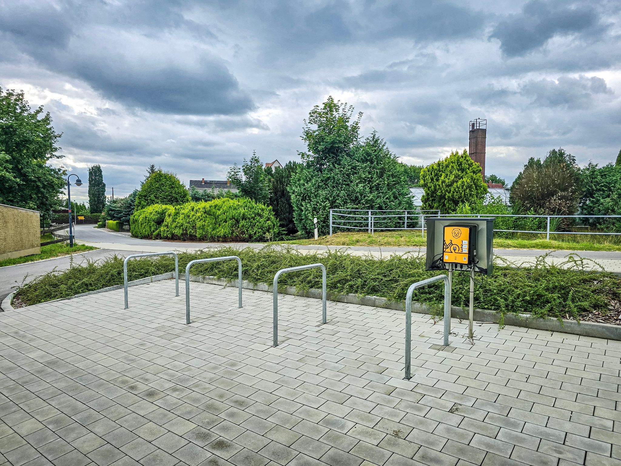 E-Bike-Ladestation – Turnhalle Wiederau – Motiv