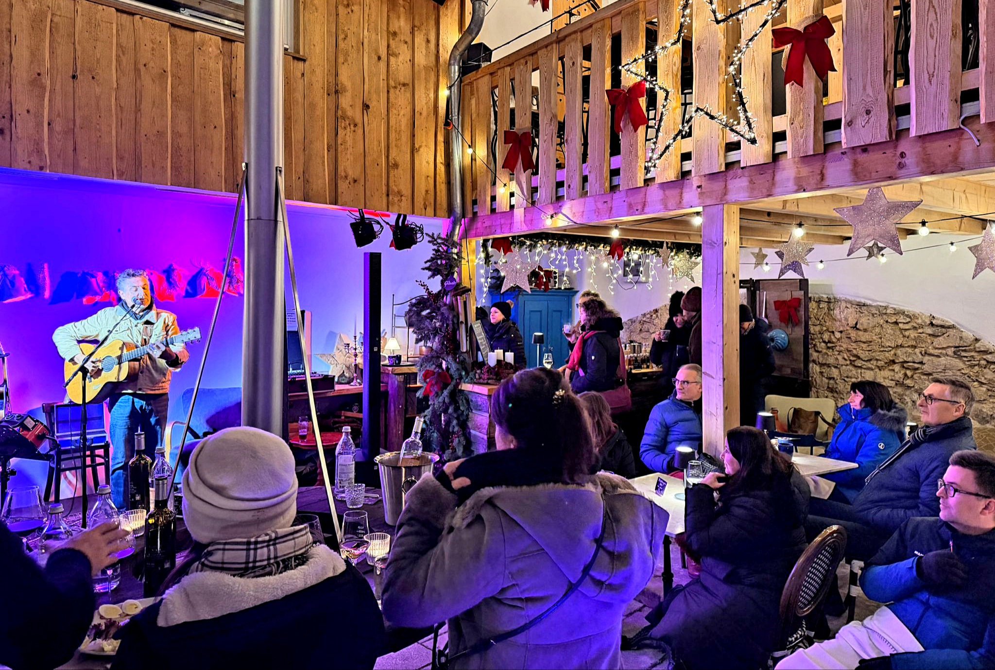 WEIHNACHTS- K-LÜHBAR | IM ROMANTISCHEN INNENHOF MIT LIVE-MUSIK