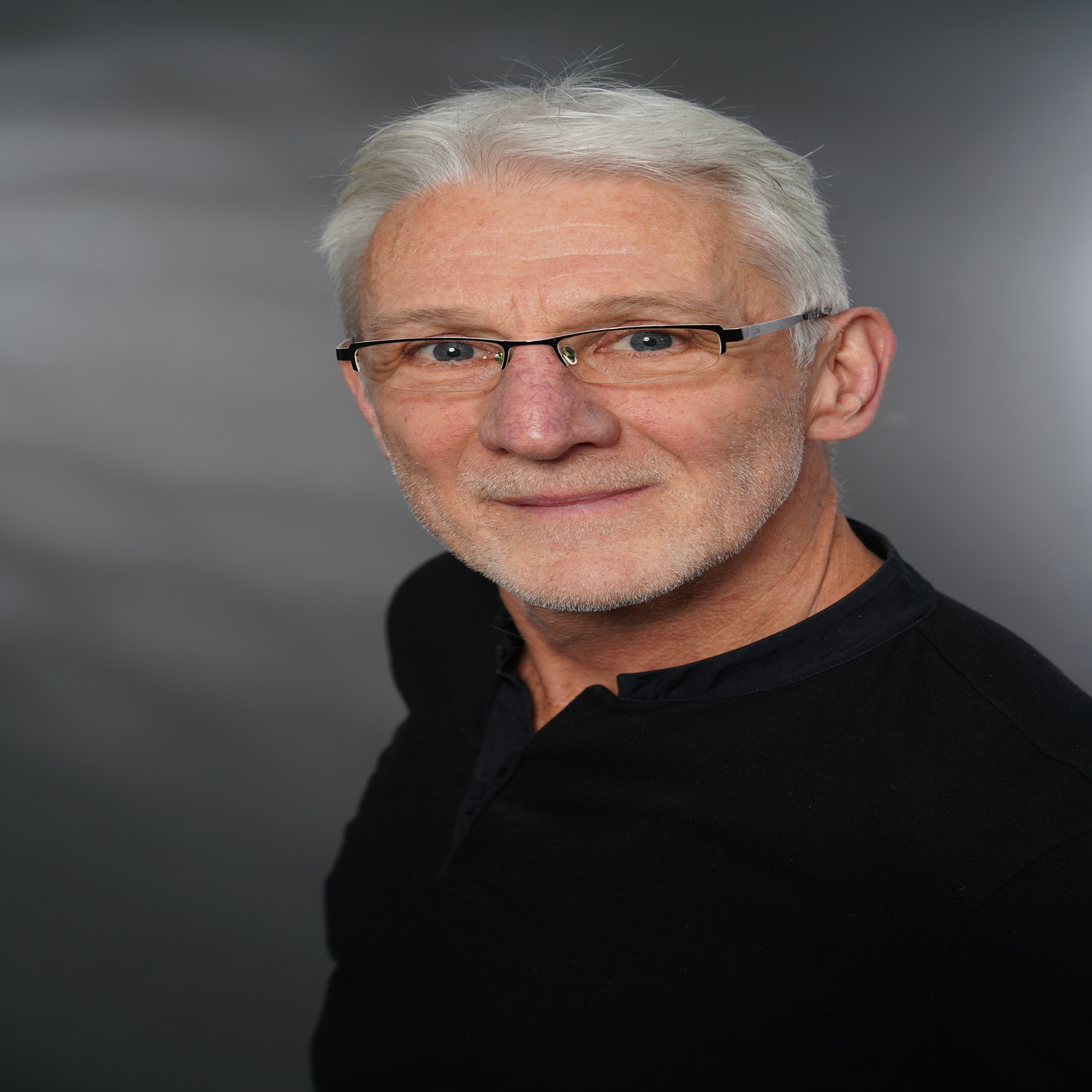 Von der Macht der Narrative - im Kontext der Deutschen Einheit. Lesung mit Tobias Frank