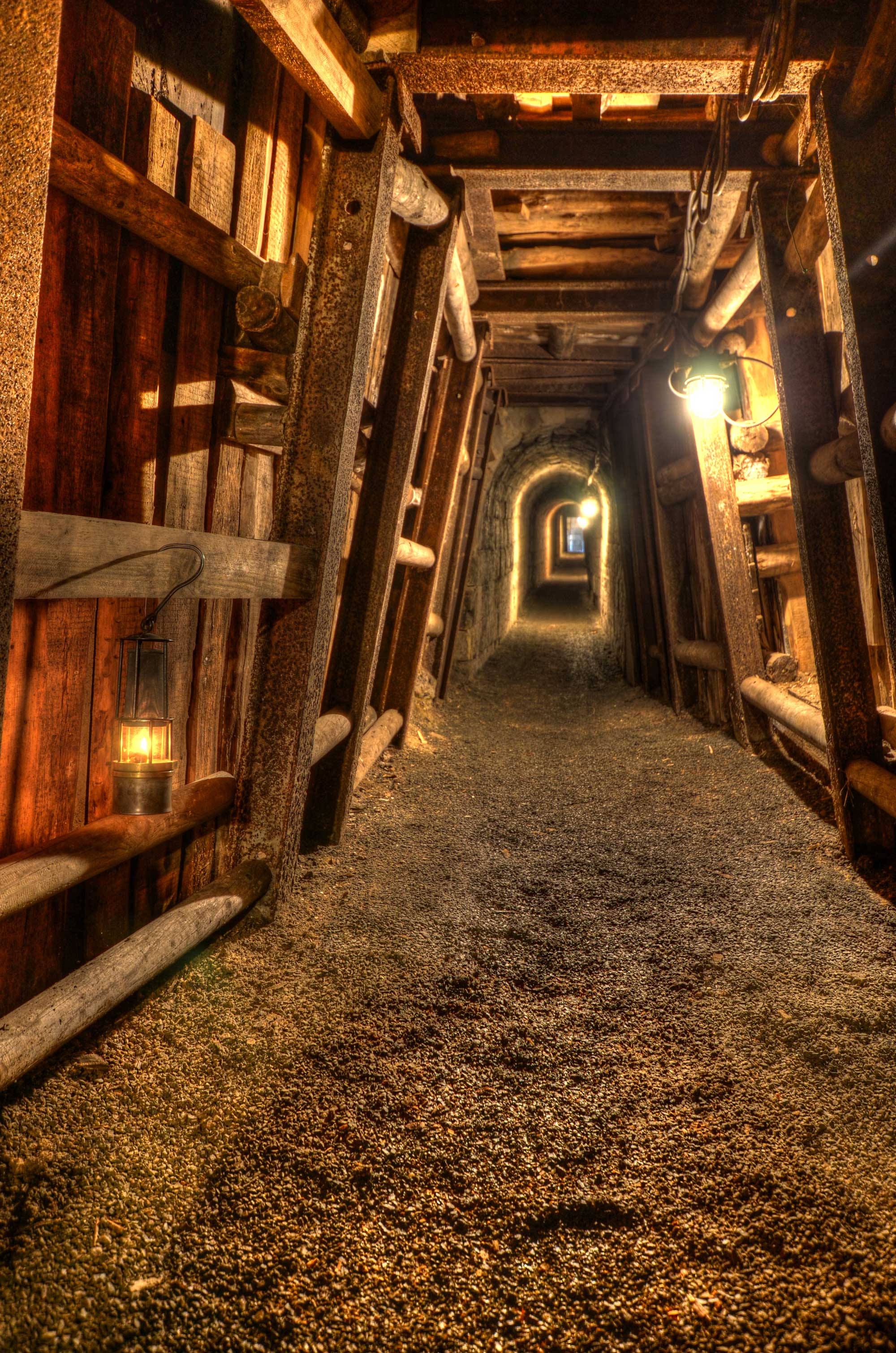 Kabinettausstellung "Ein herzliches Glückauf dem Besucherbergwerk"