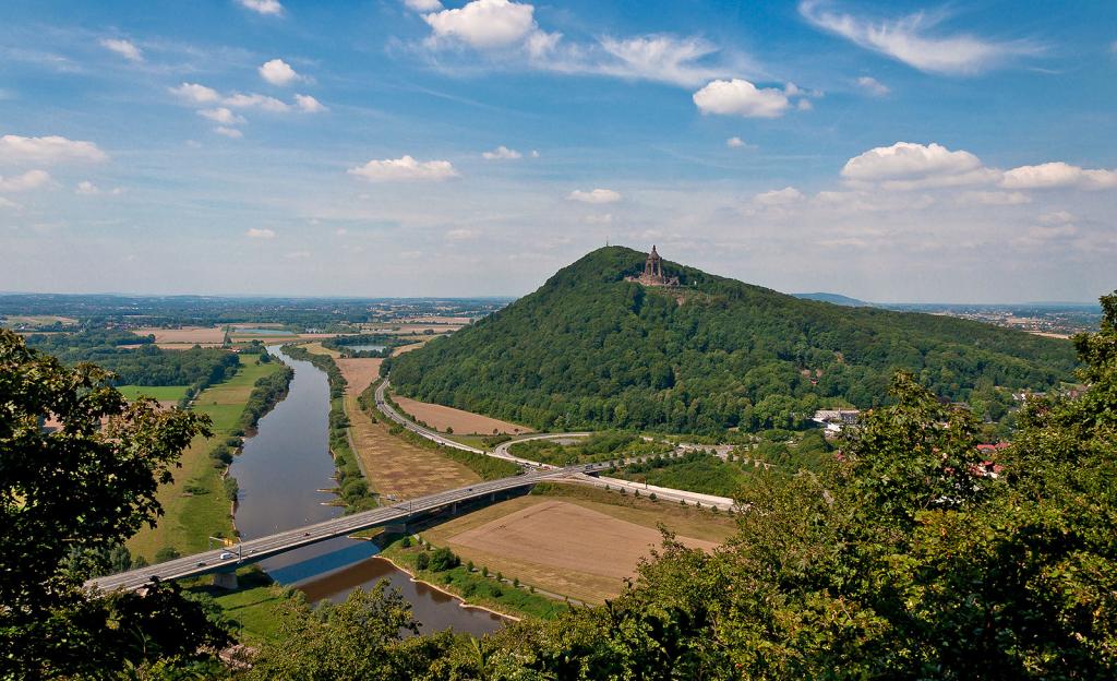Zwischen Weser- und Wiehengebirge: die Porta Westfalica wurde 2006 als nationales Geotop ausgezeichnet