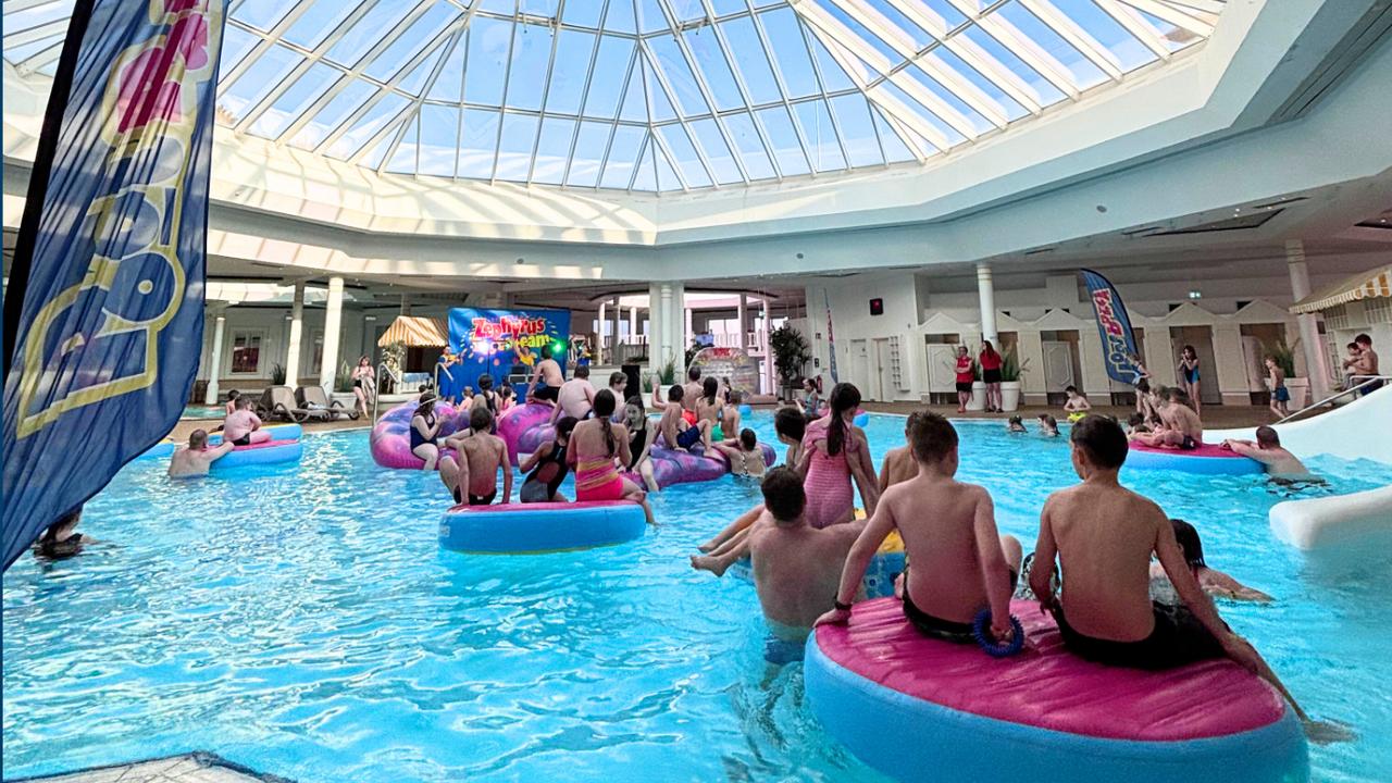 Zeugnisferien-Poolparty