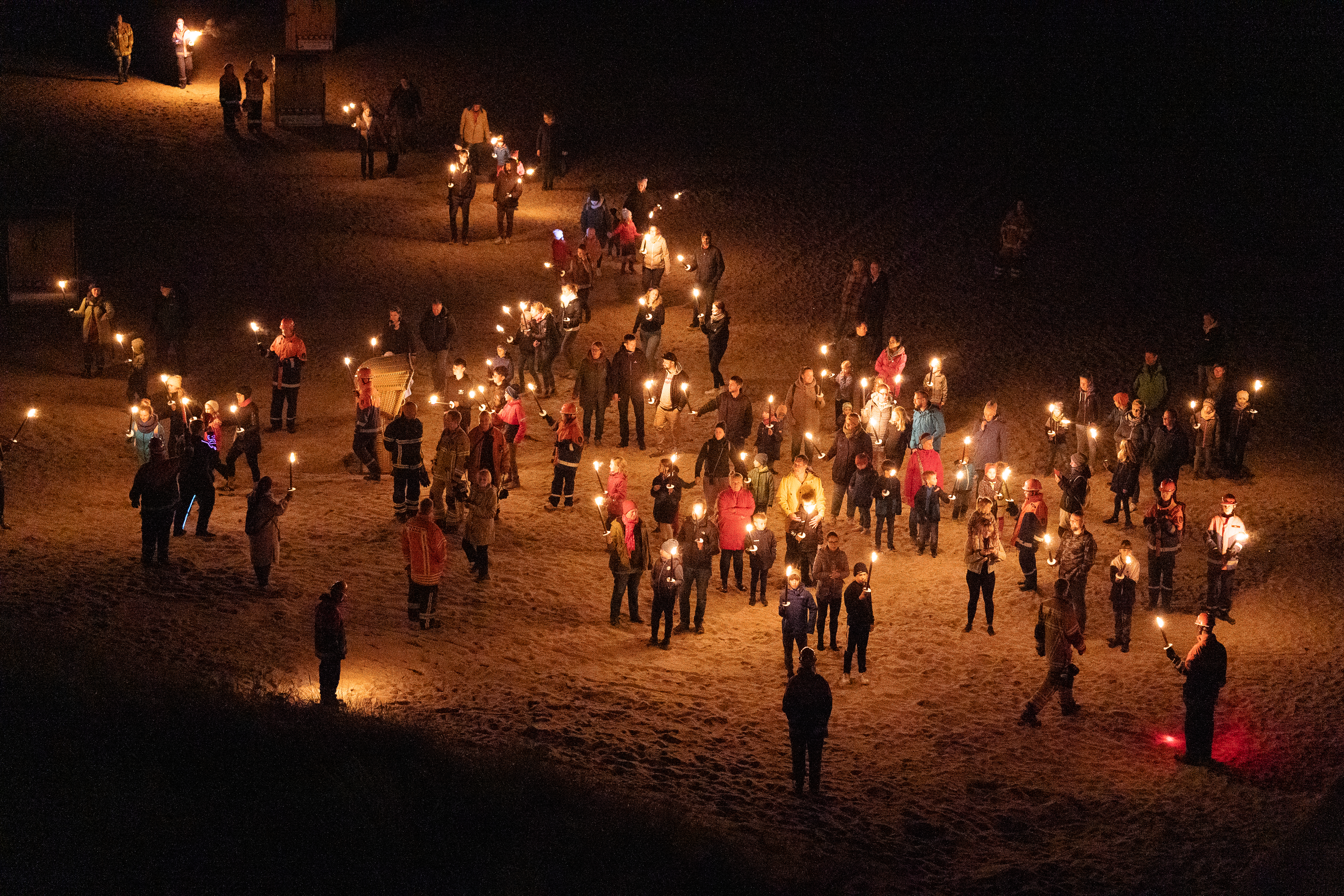 Lichterwanderung – mit Fackeln & LED-Schwert