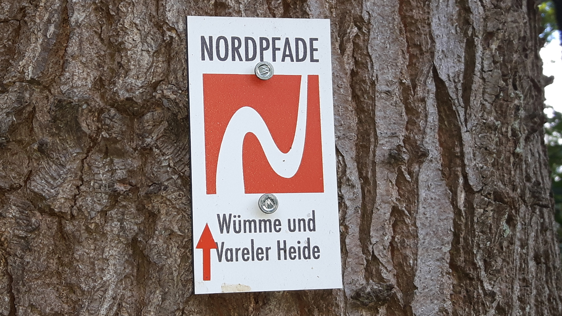 Markierungszeichen vom NORDPFAD Wümme und Vareler Heide