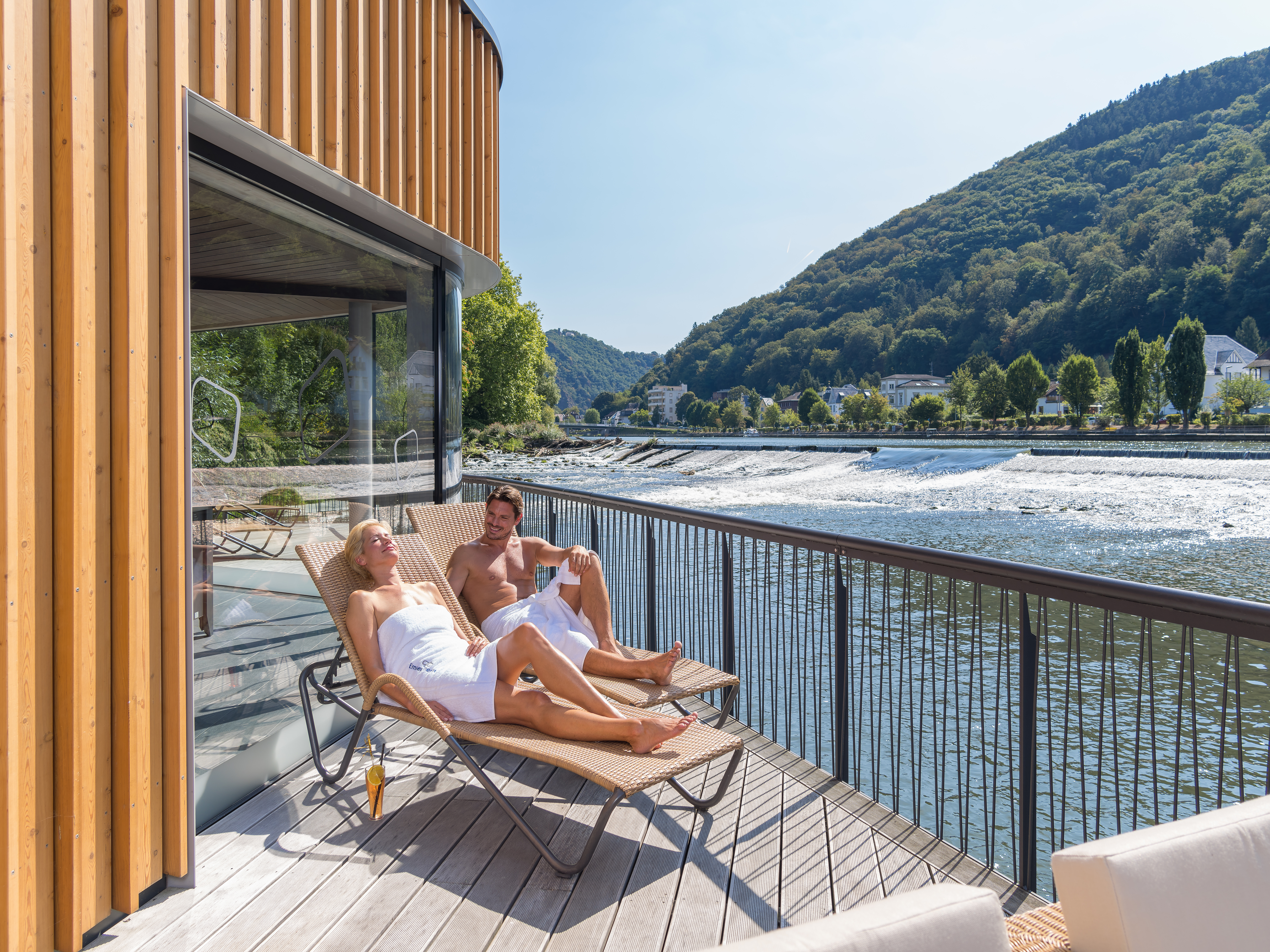 Deutschlands erste schwimmende Fluss-Sauna!