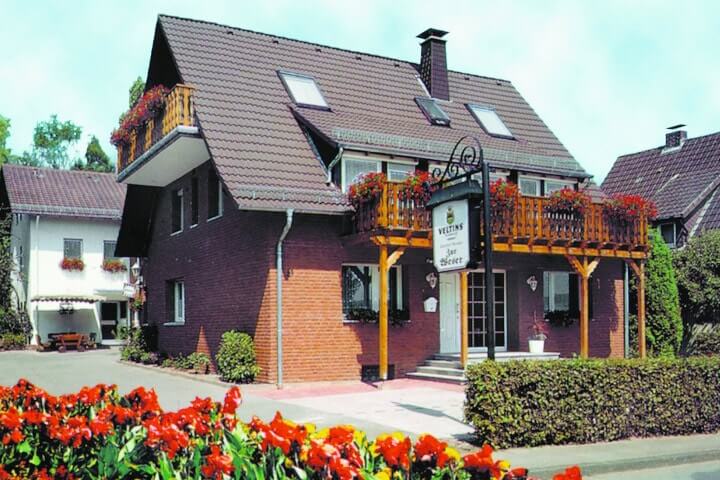 pension-zurweser-hausansicht