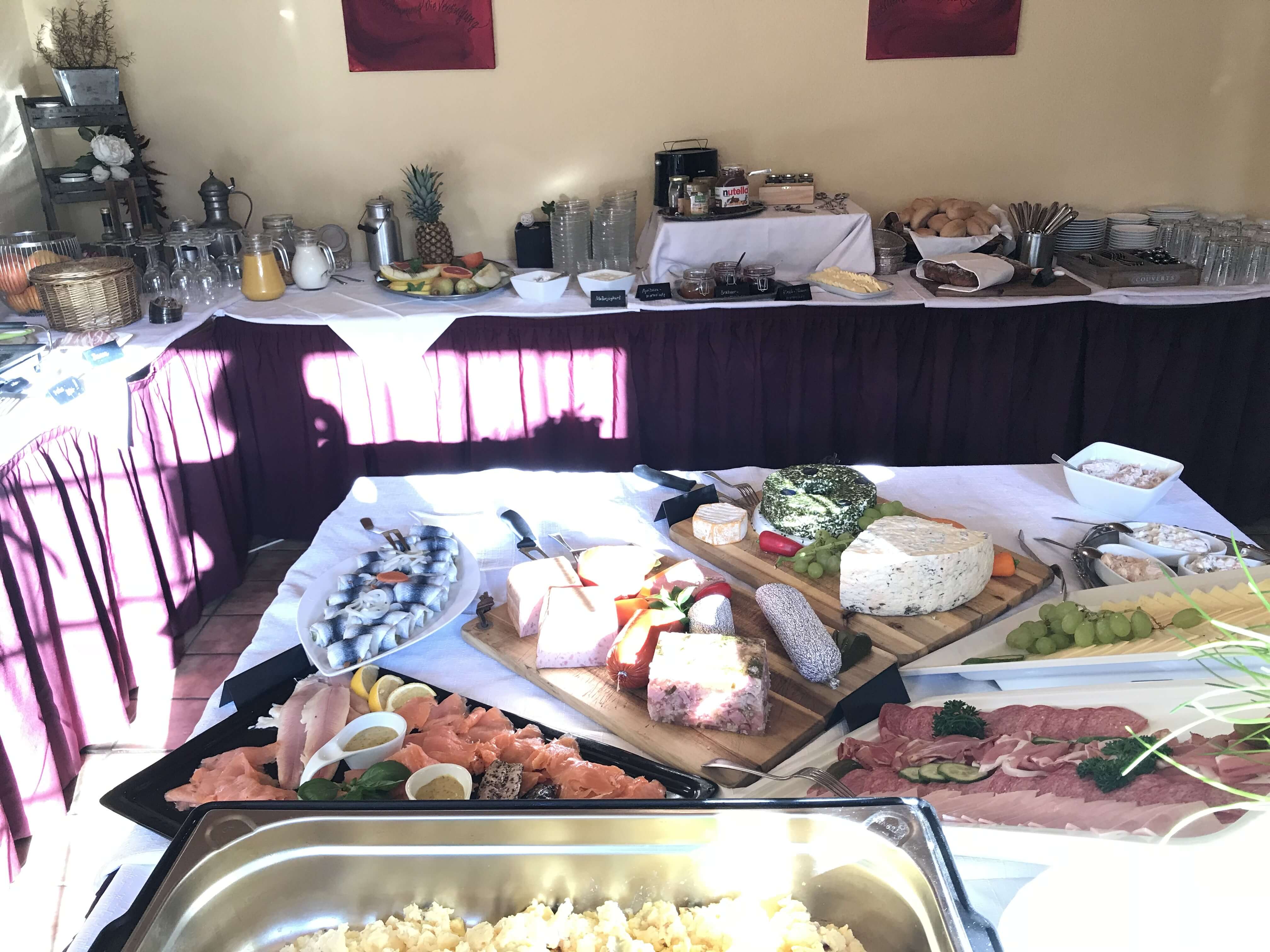 hotel-amjakobsweg-buffet