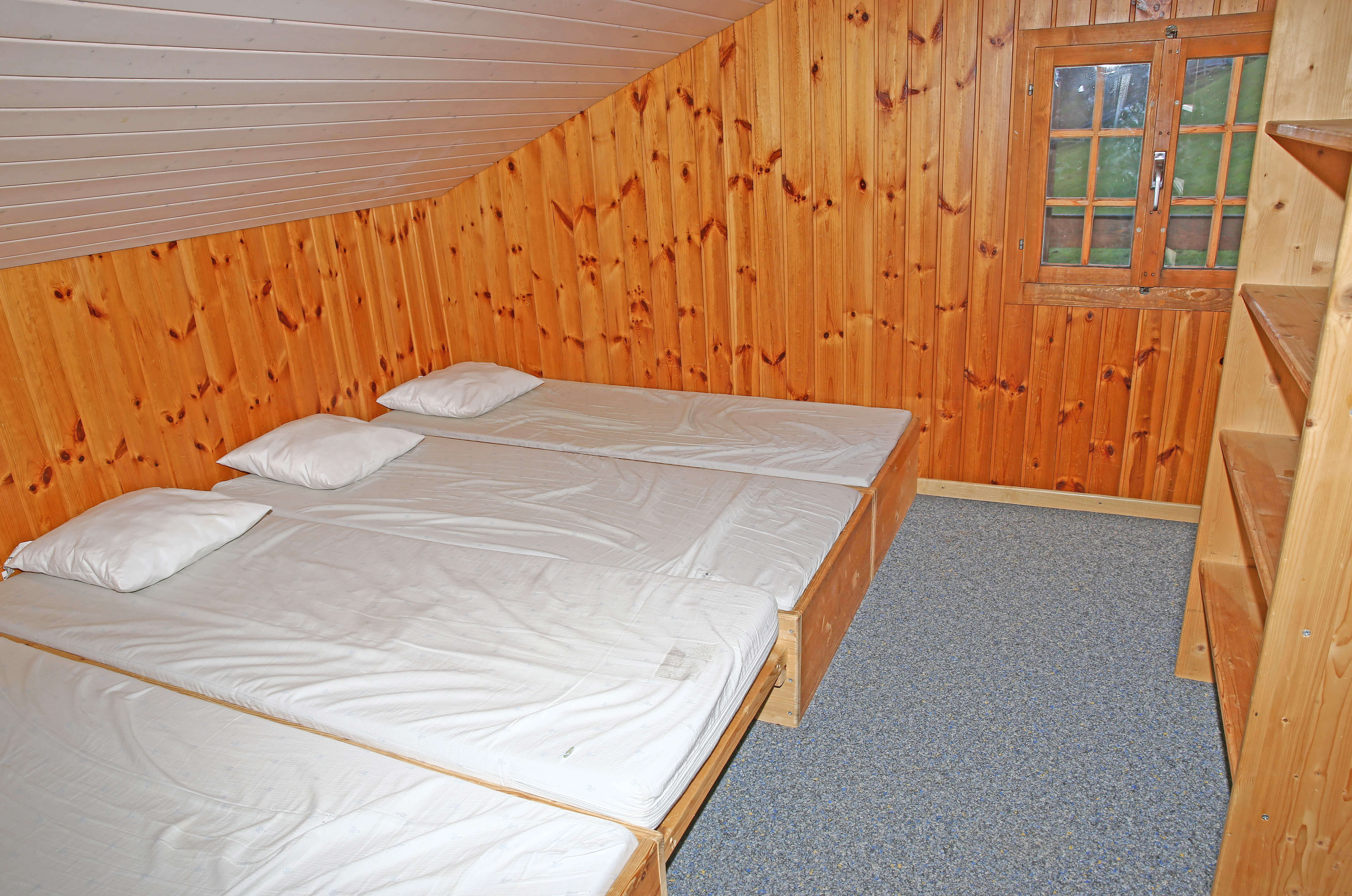 Room with dormitory
