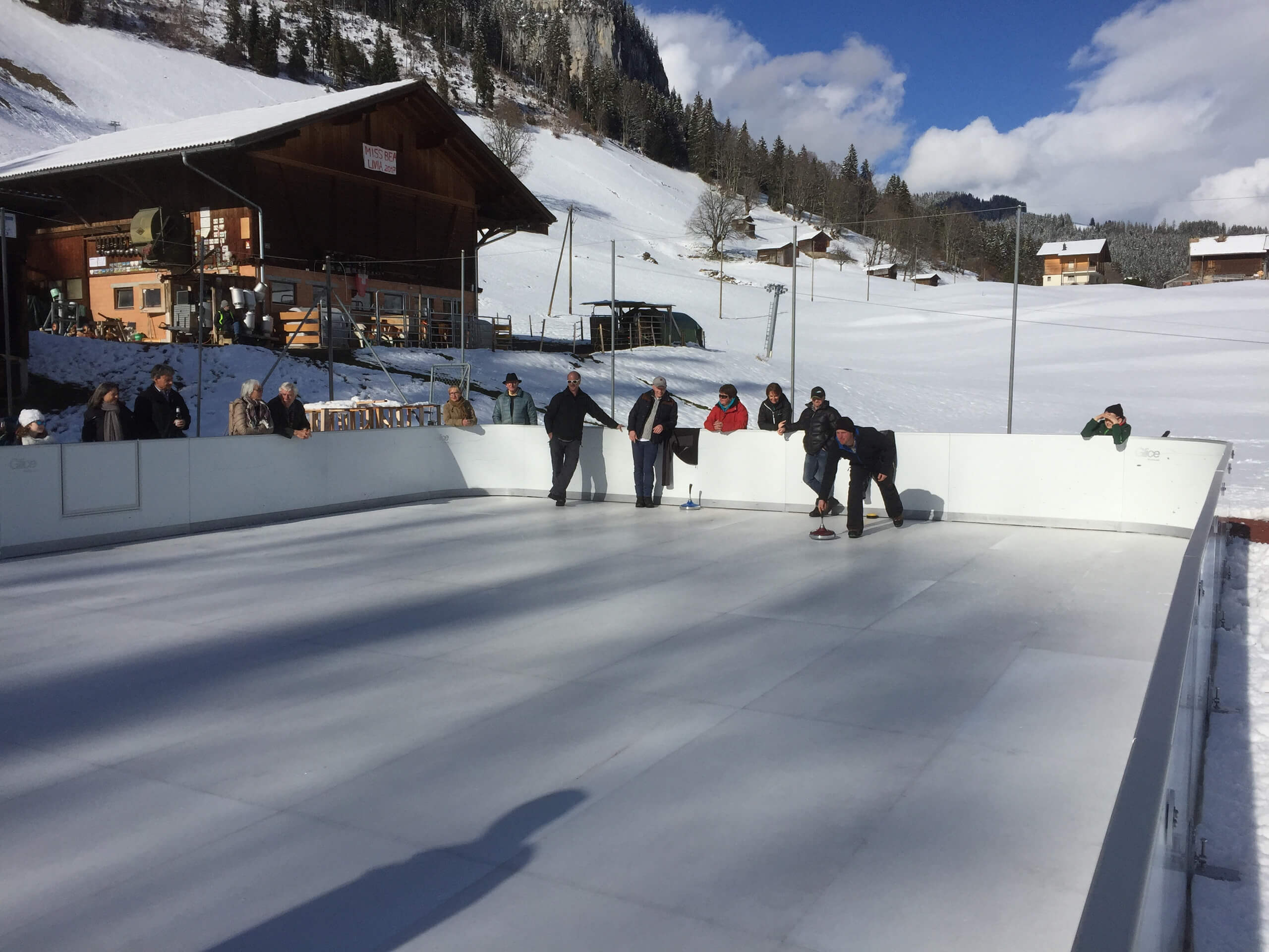 beatenberg-on-glice-winter-schlittschuhflaeche