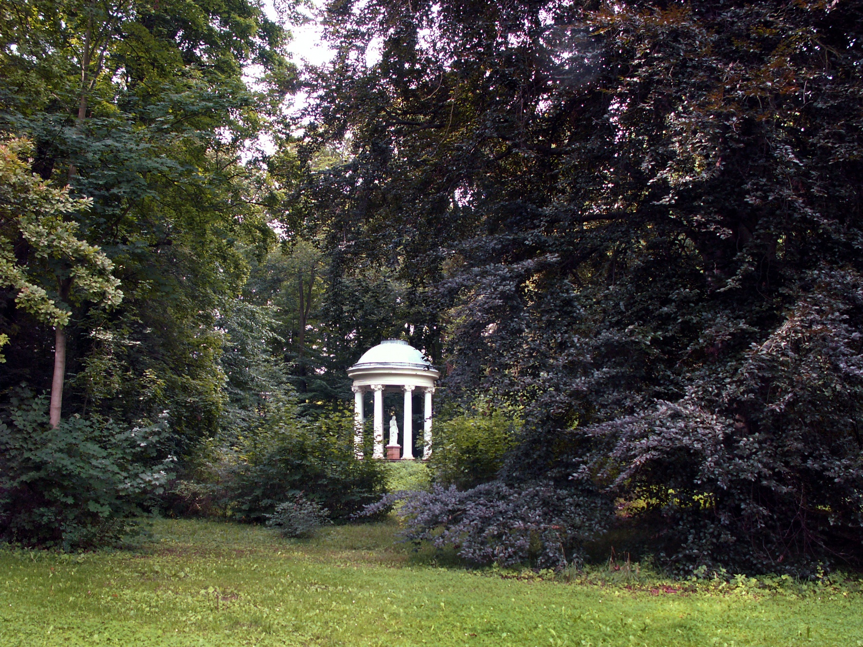 Schlosspark mit Rundtempel in Bad Köstritz – Motiv