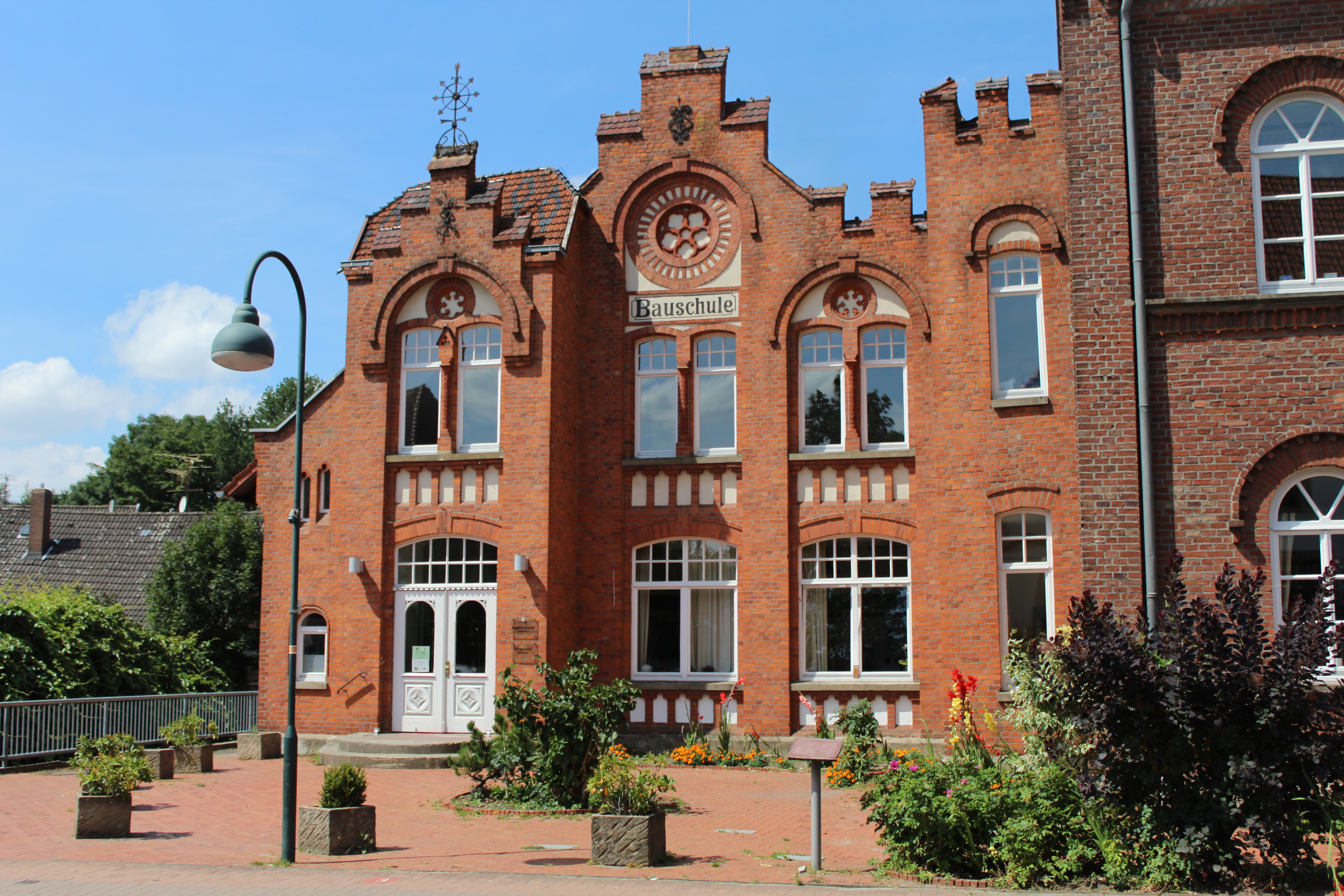 Bauschule und Raths-Keller Rehburg (Meßwarb-Baustil)