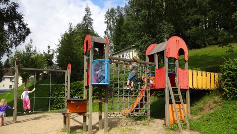 Kinderspielplatz Zwoticher Waldwichtel – Motiv