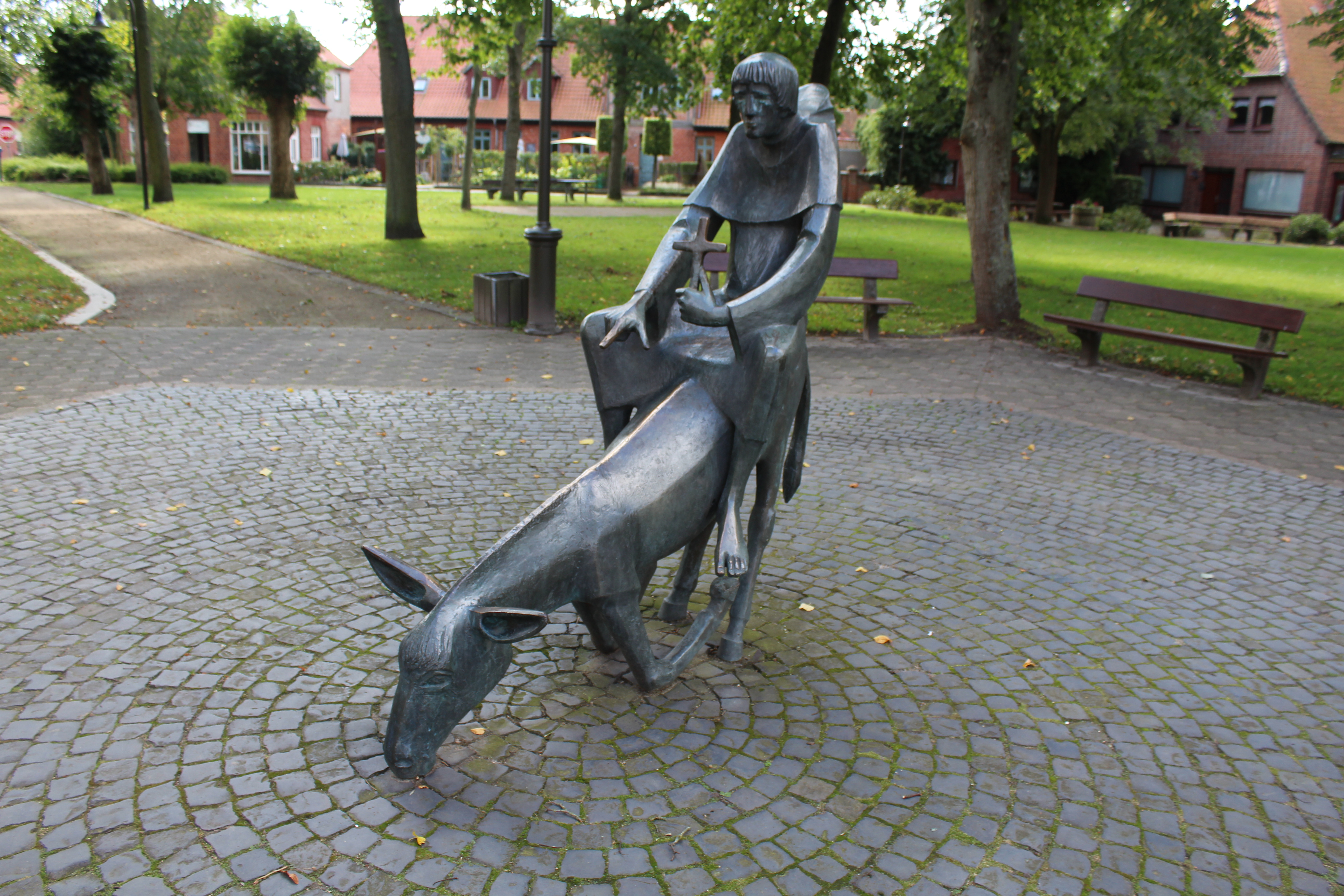 Skulptur "Esel und Mönch"