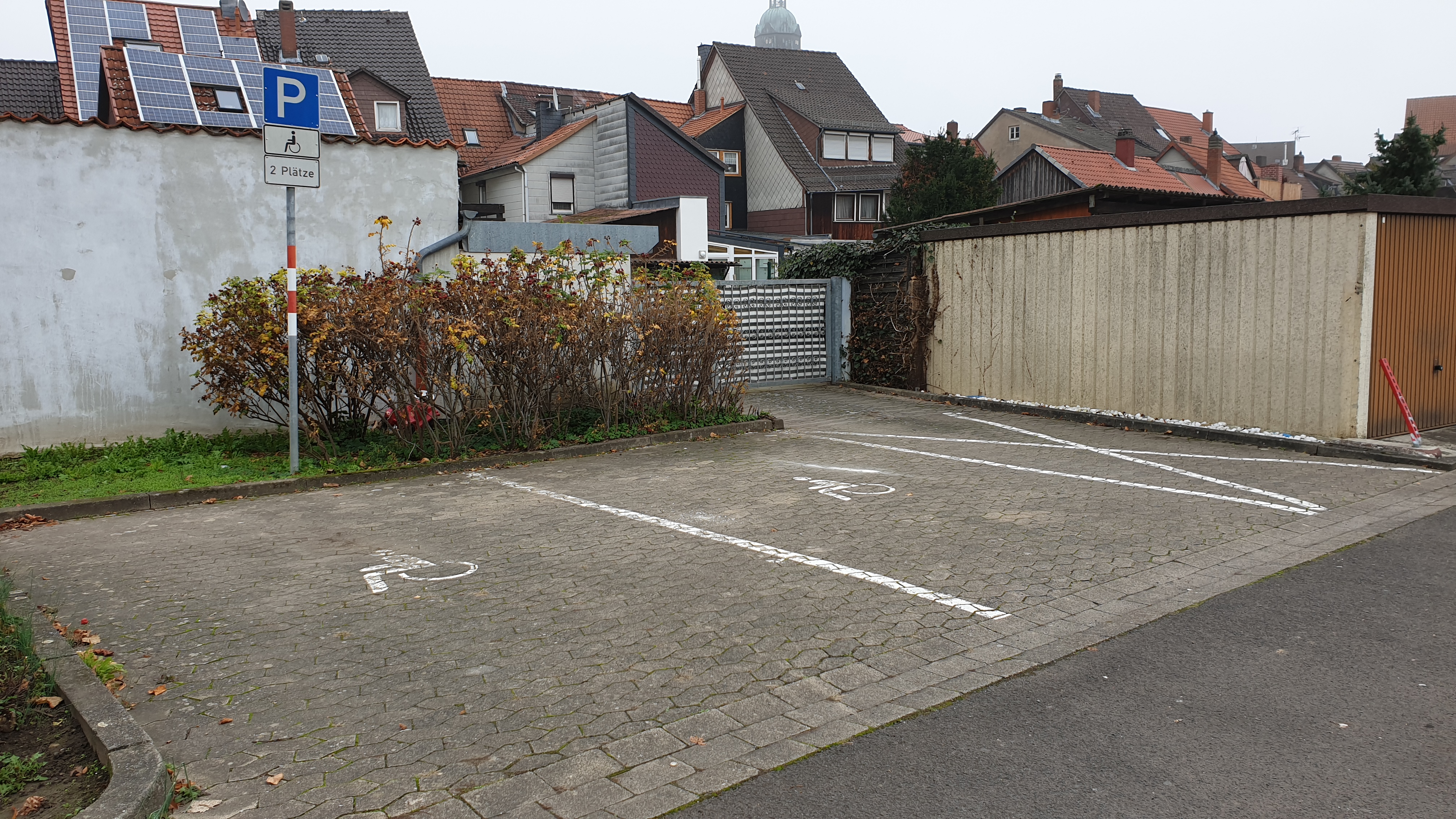 Parkplatz Hullerser Mauer zur Maschenstraße