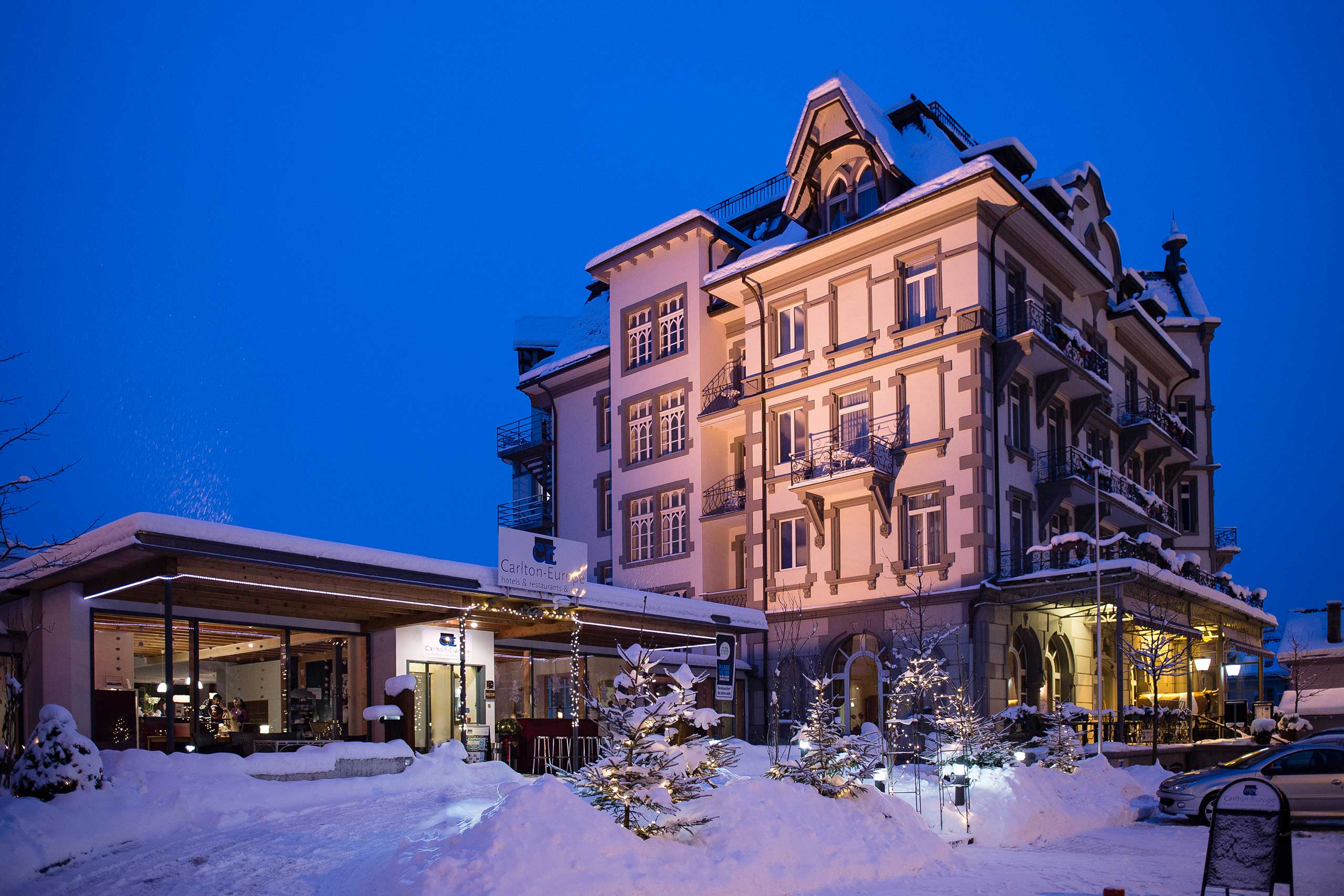 carlton-europe-front-winter-schnee-gebaeude.jpg