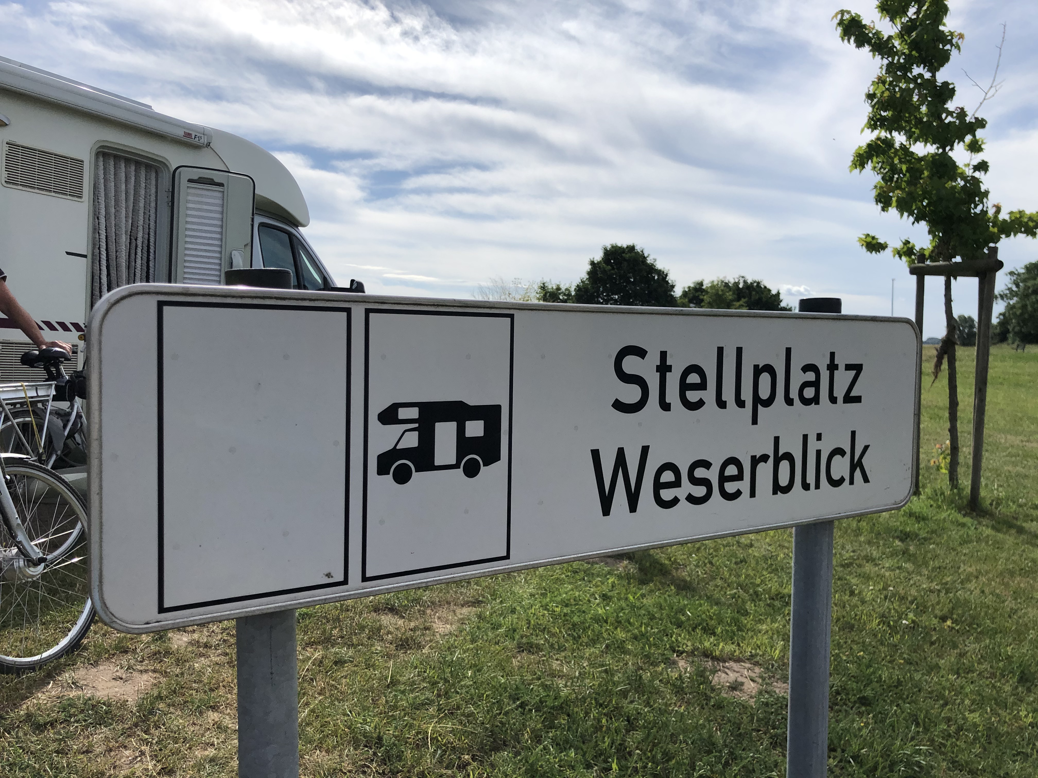 Schild Weserblick Stellplatz