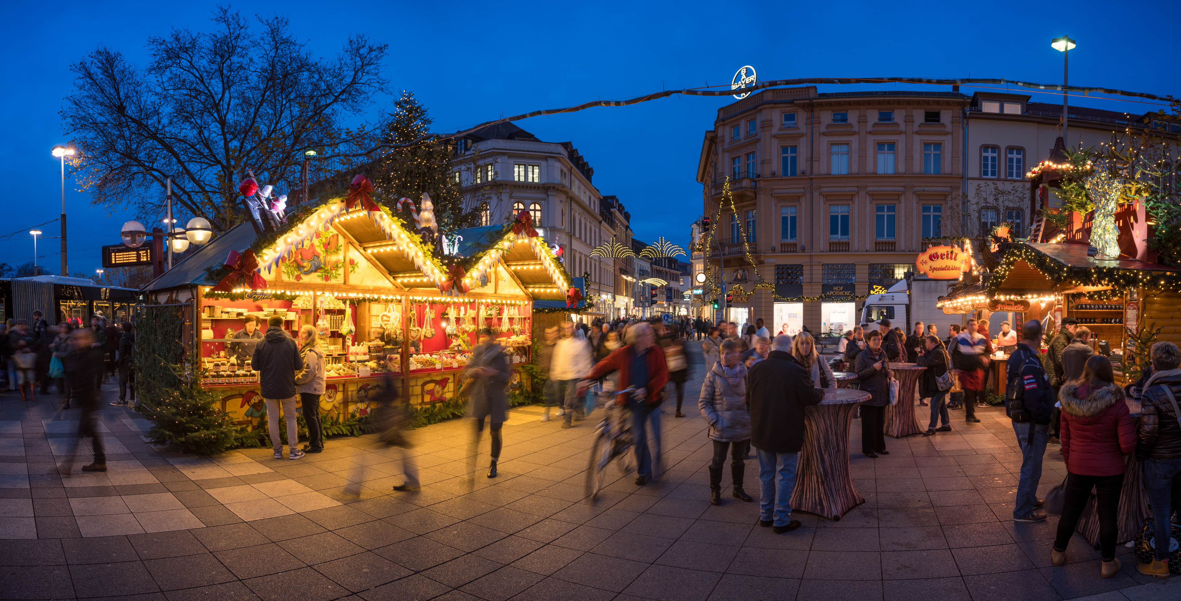 Heidelberger Weihnachtsmarkt | Bismarckplatz und Heidelberger Winterwäldchen auf dem Kornmarkt