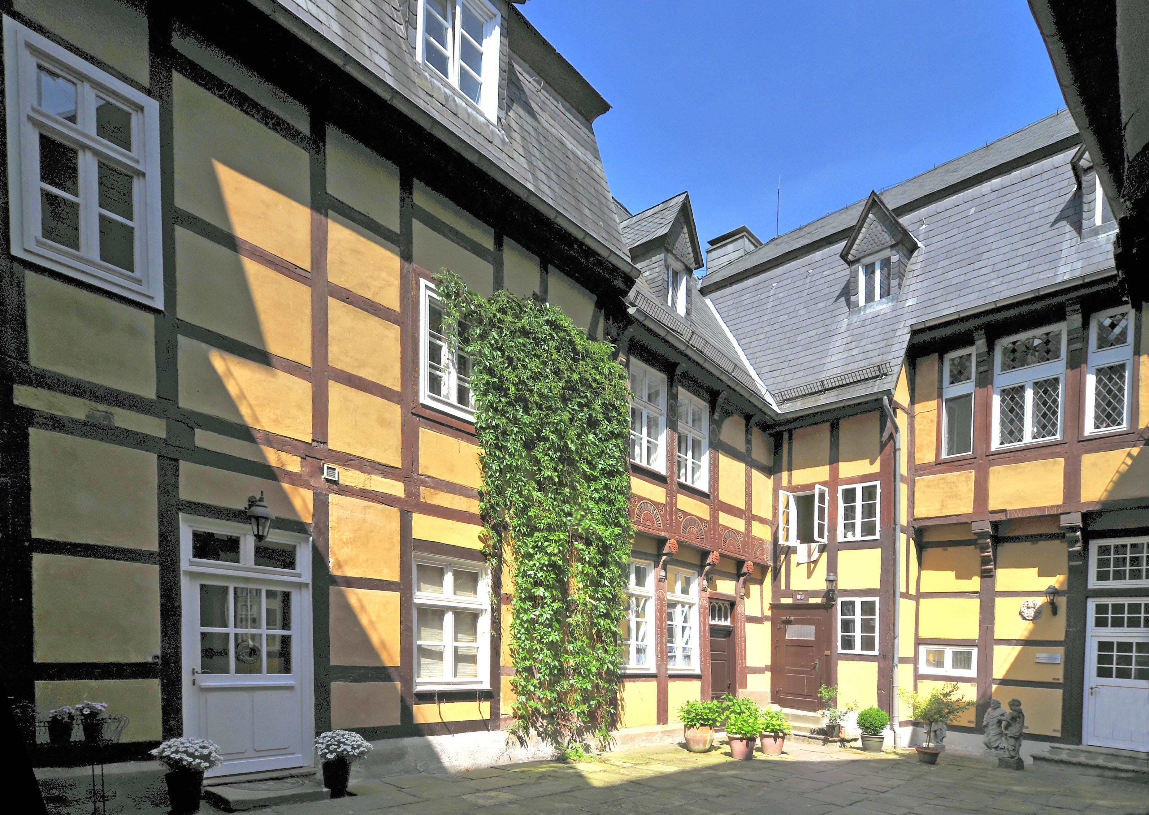 Innenhof vom Schloss Hollwinkel