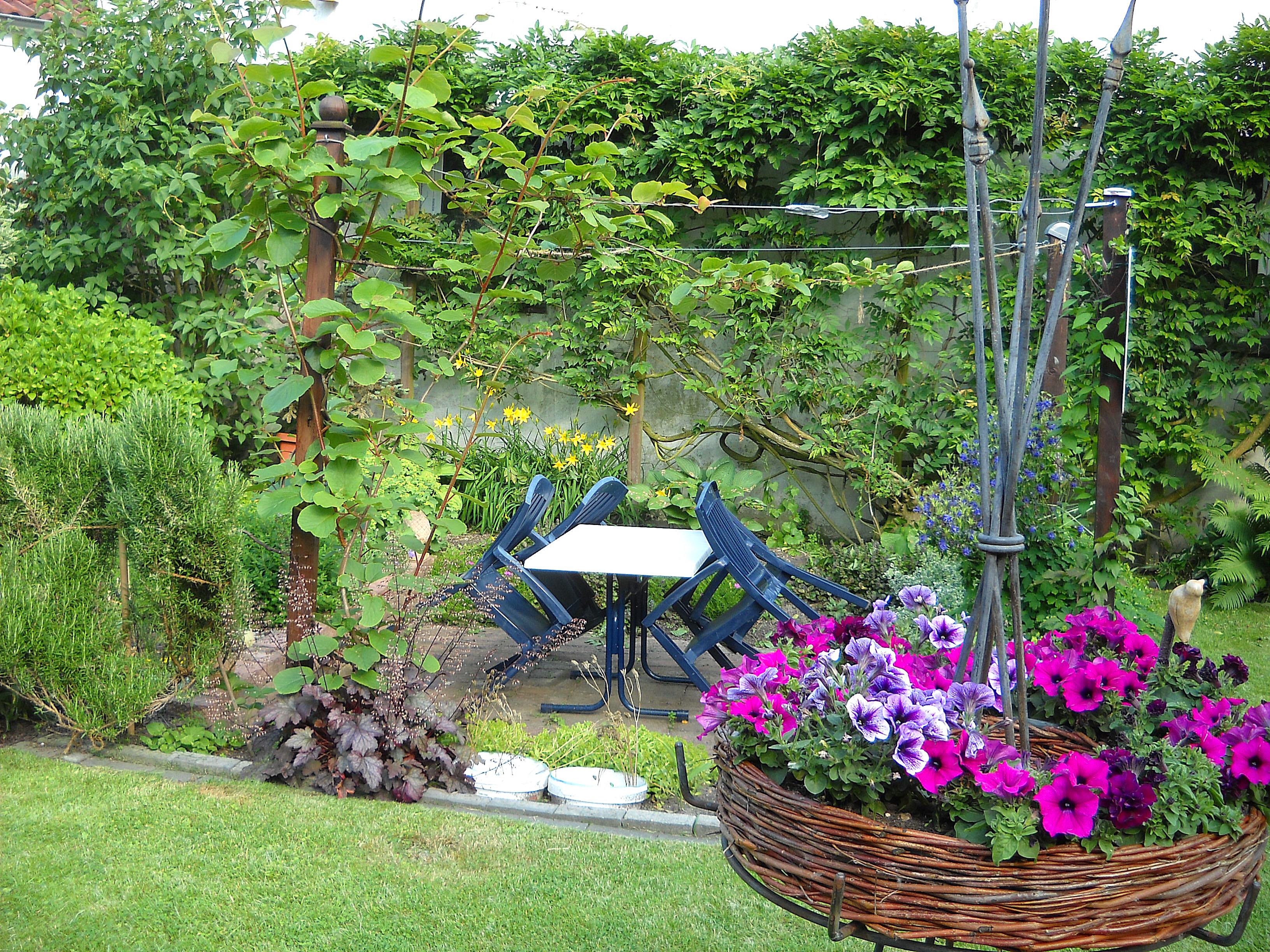 Ferienwohnung Dreyer Lauschige Sitzecke im Garten