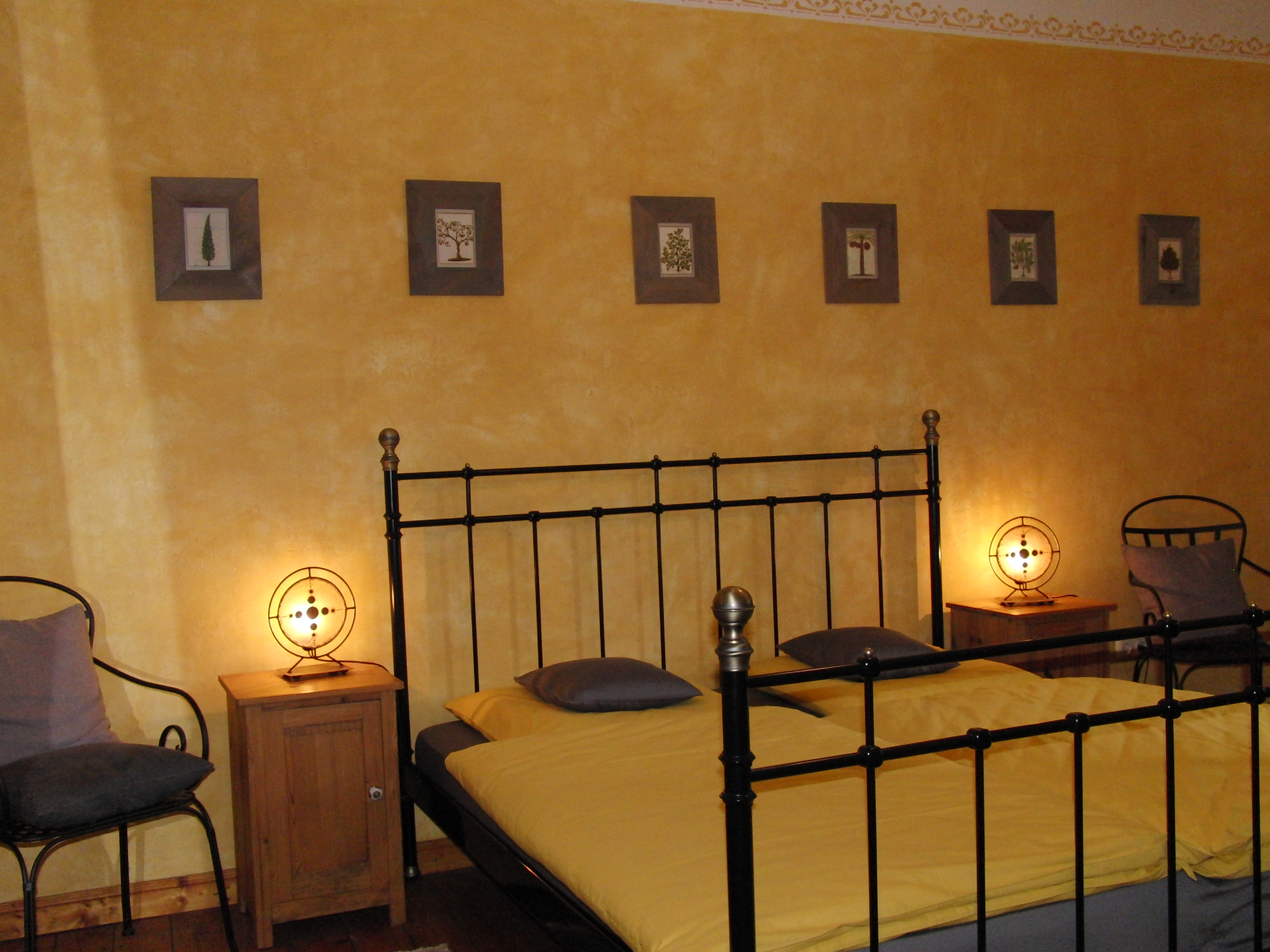 Gelbes Zimmer in der Ferienwohnung Gästehaus EinsA