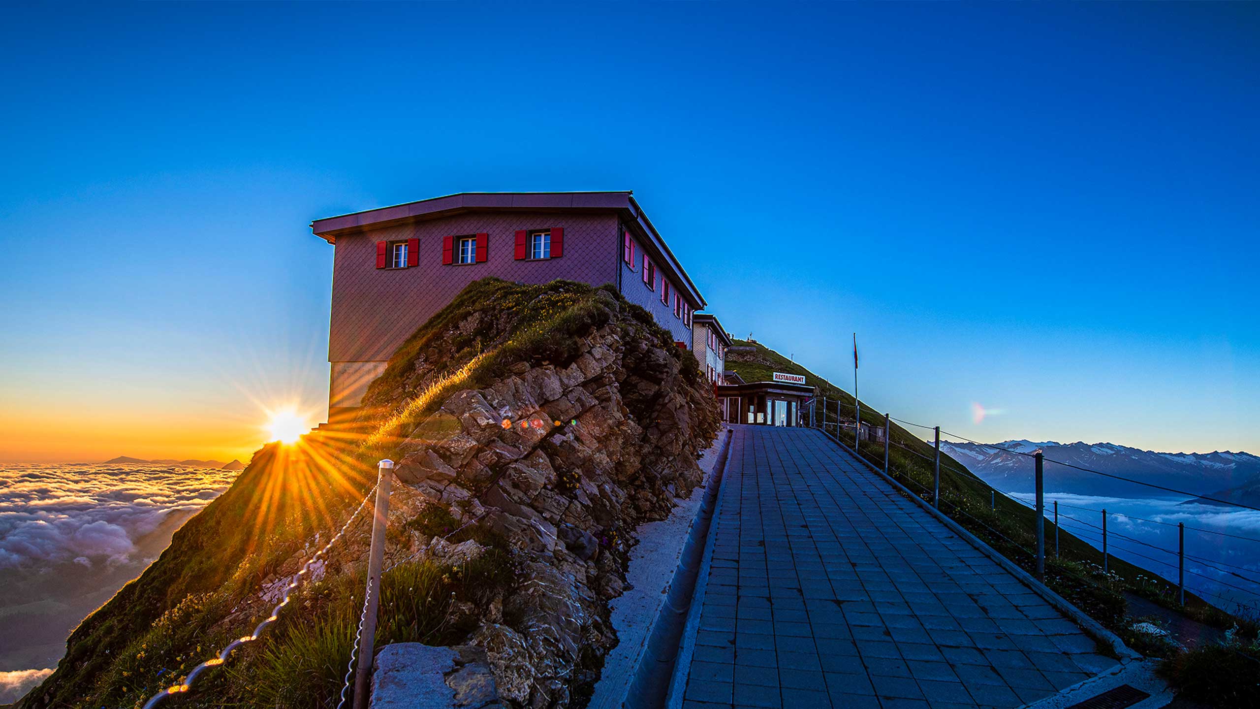 berghaus-rothorn-sonnenaufgang.jpg