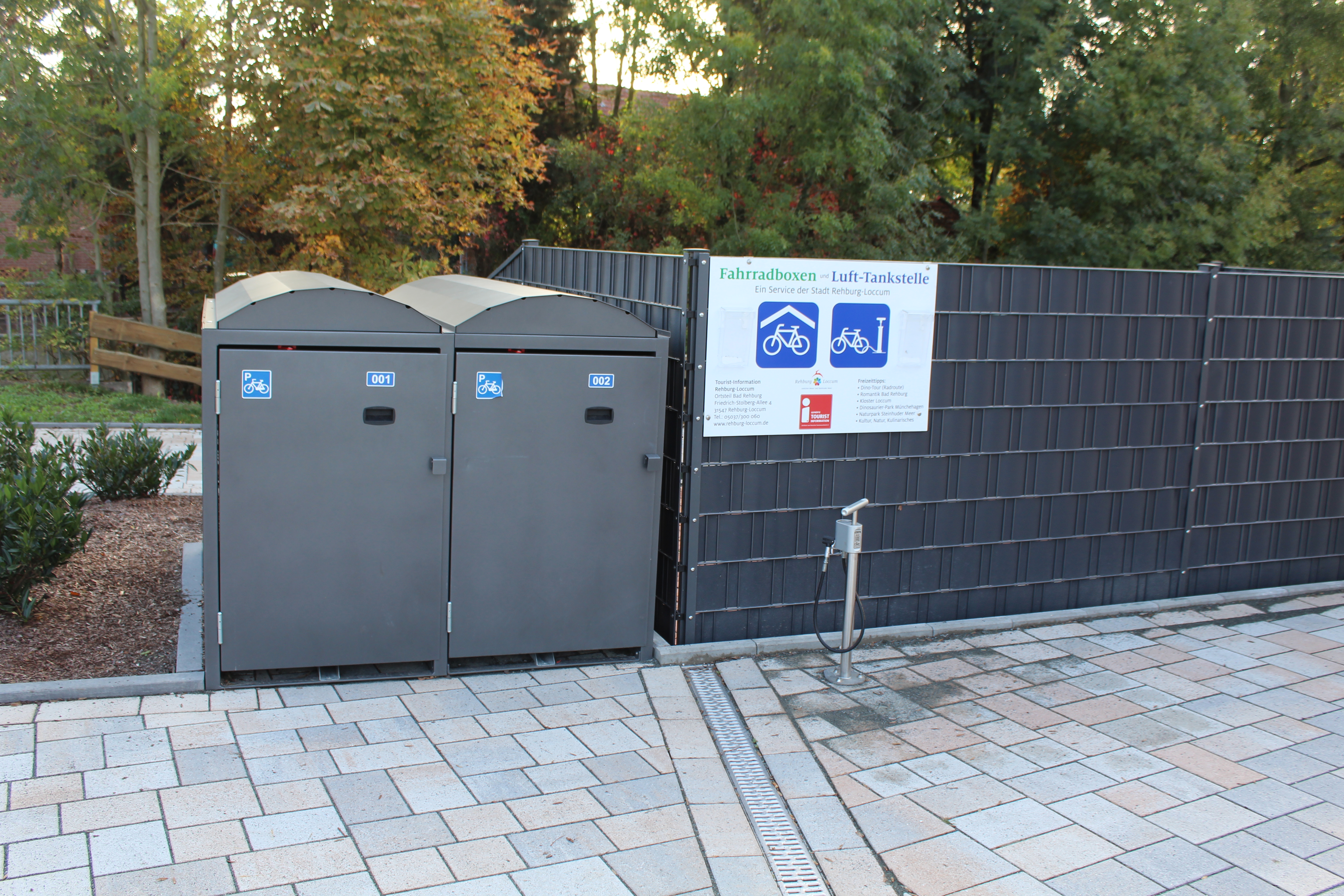 Lufttankstelle und Fahrradboxen Rehburg