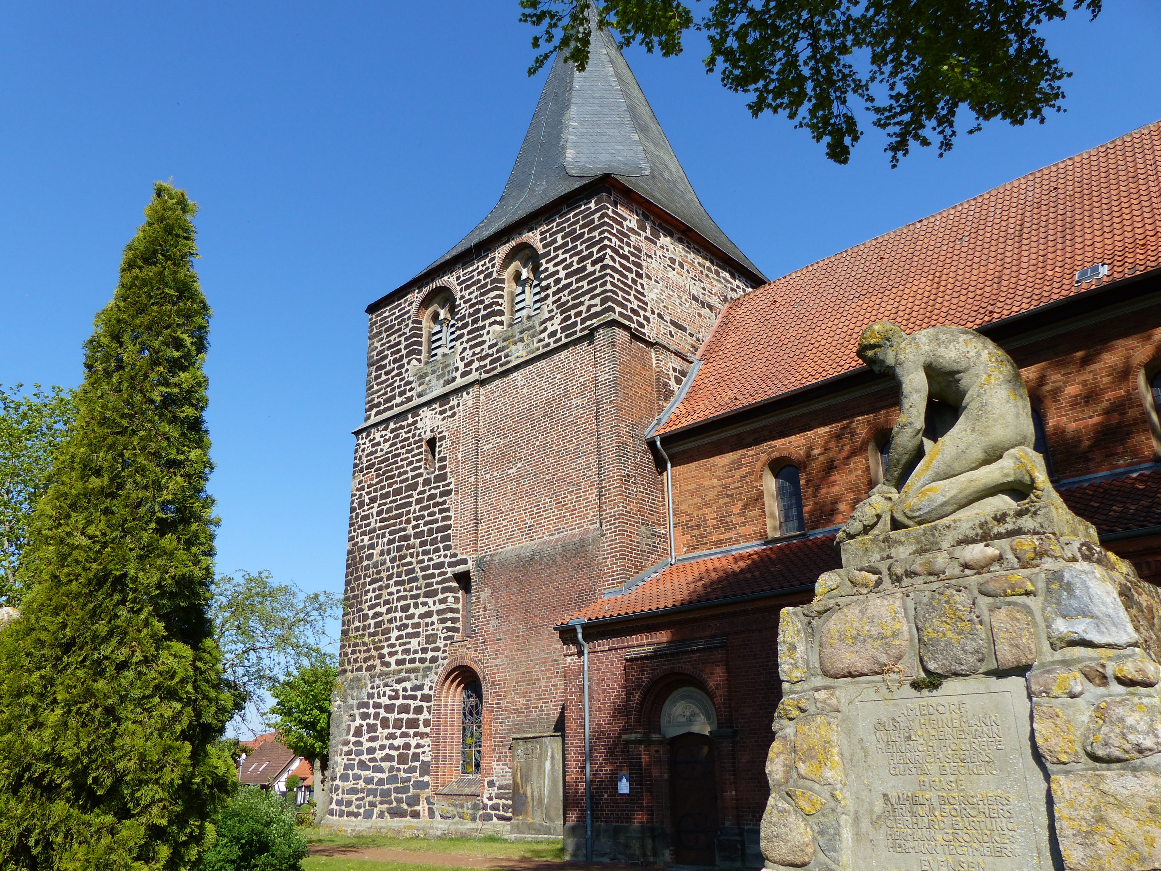 St. Osdag-Kirche.jpg