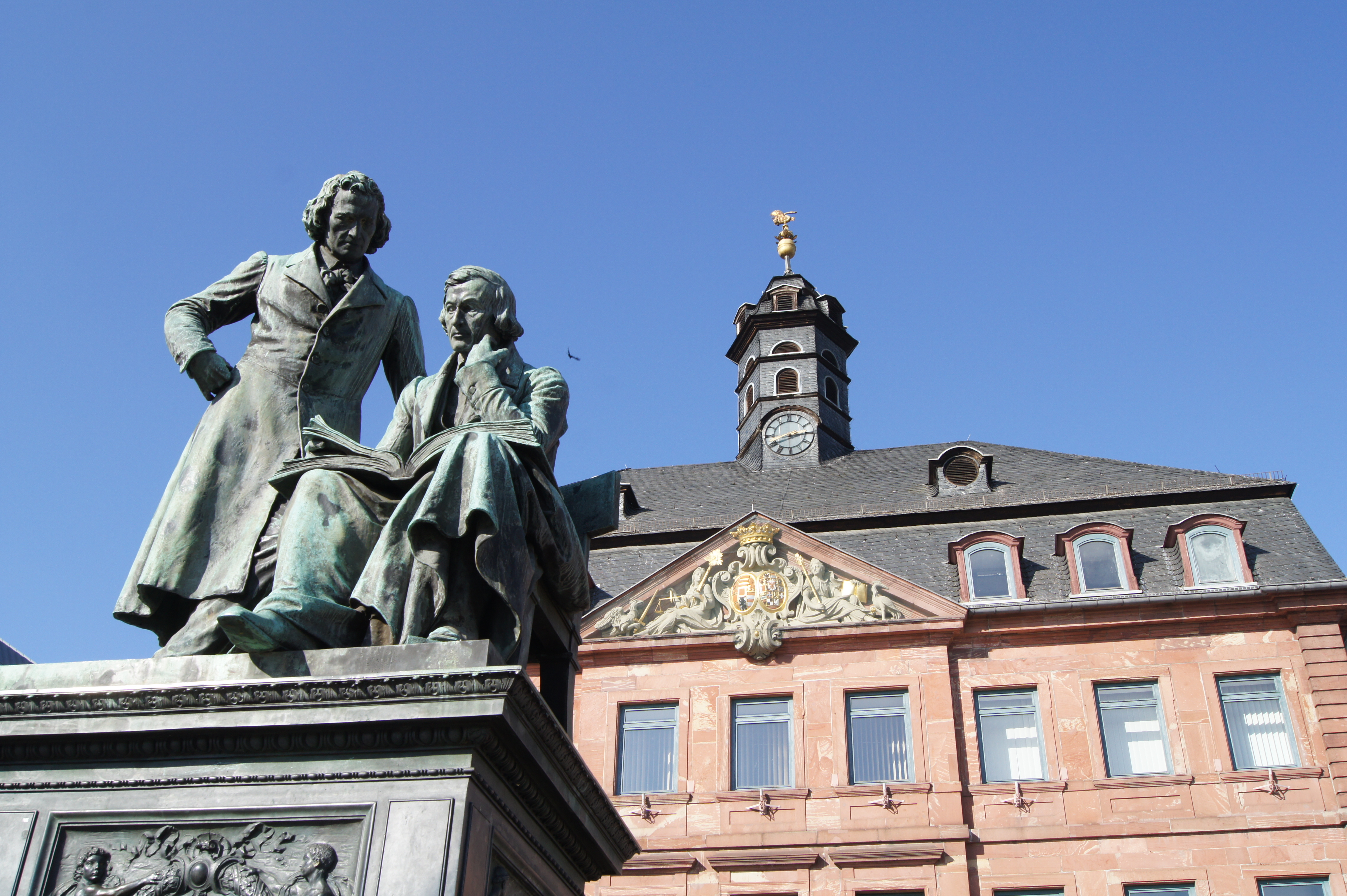 Rathaus und Brüder Grimm Nationaldenkmal