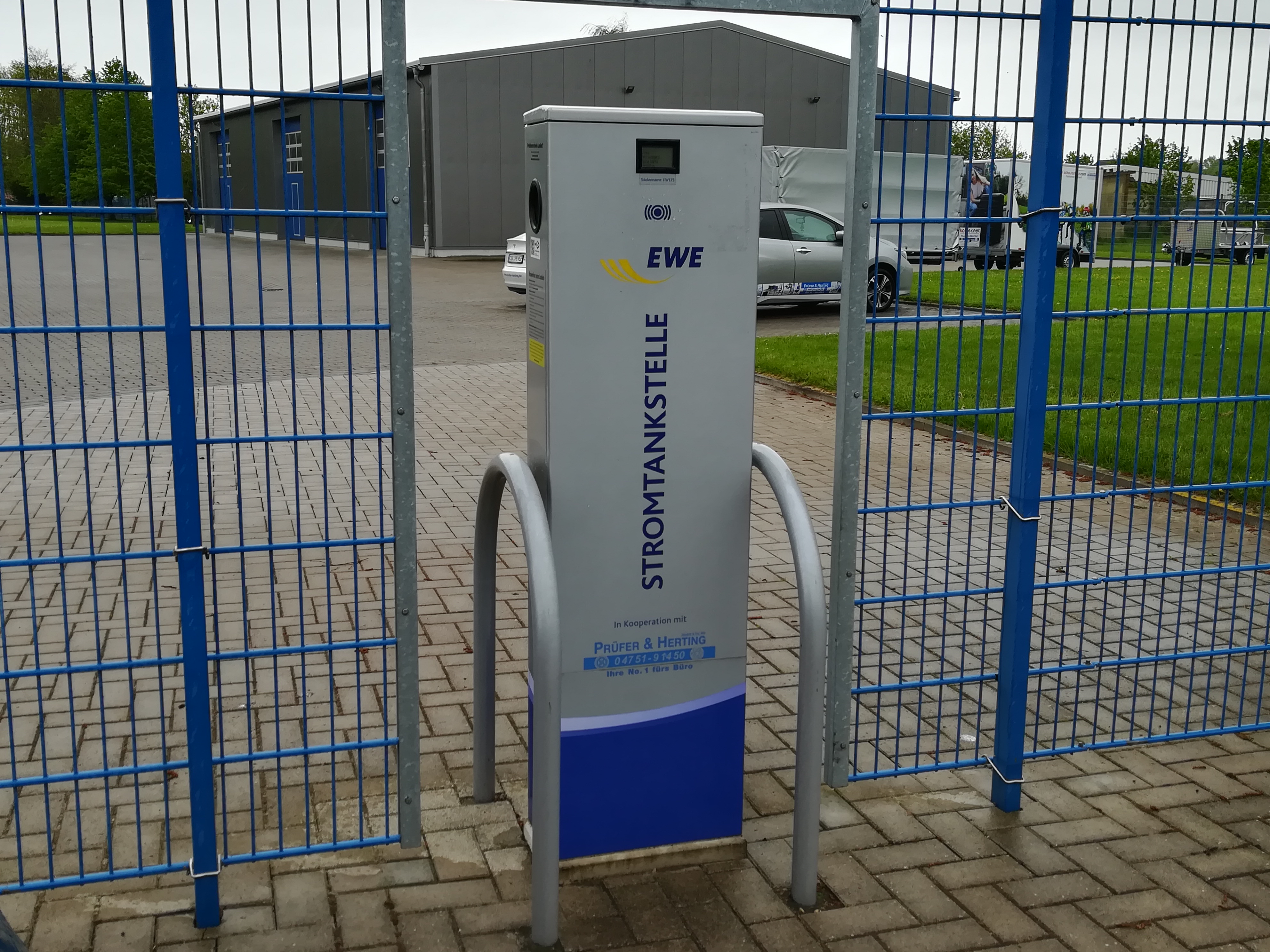 e-Auto-Ladestation - Prüfer & Herting