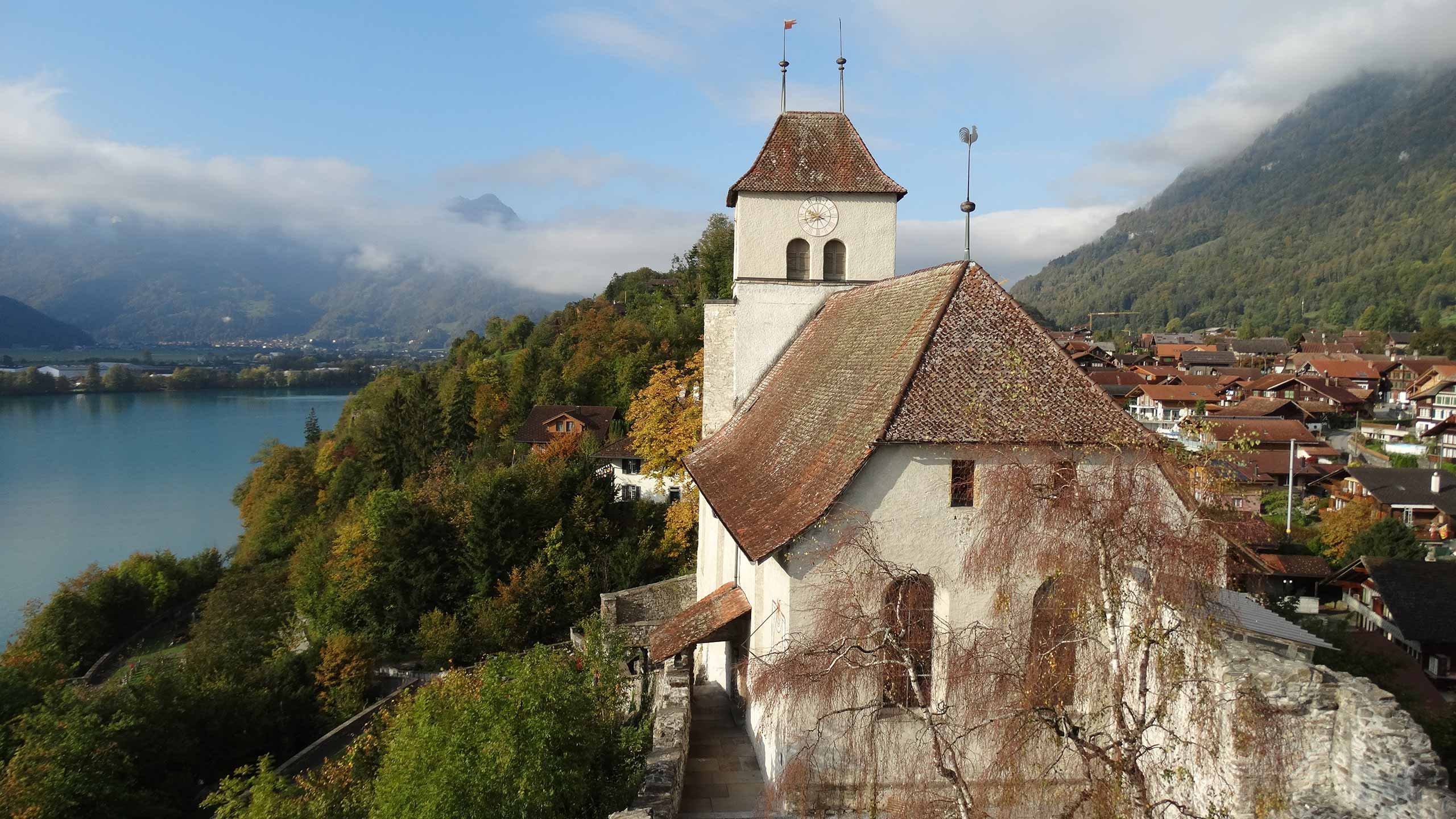 ringgenberg-burgkirche-boedeli-interlaken-sommer-brienzersee.jpg