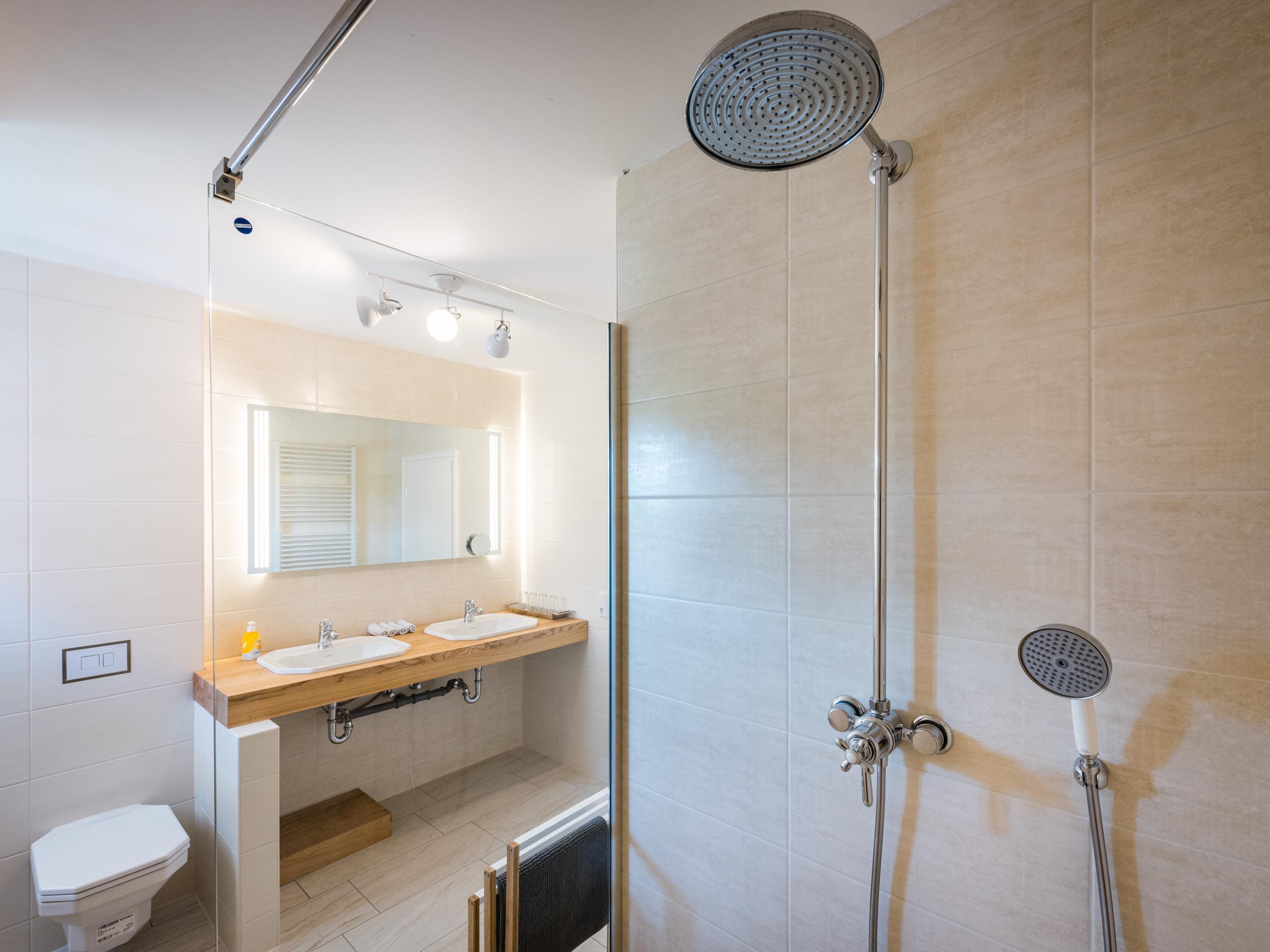 Bellevue Ferienwohnungen Quedlinburg-Badezimmer mit Dusche