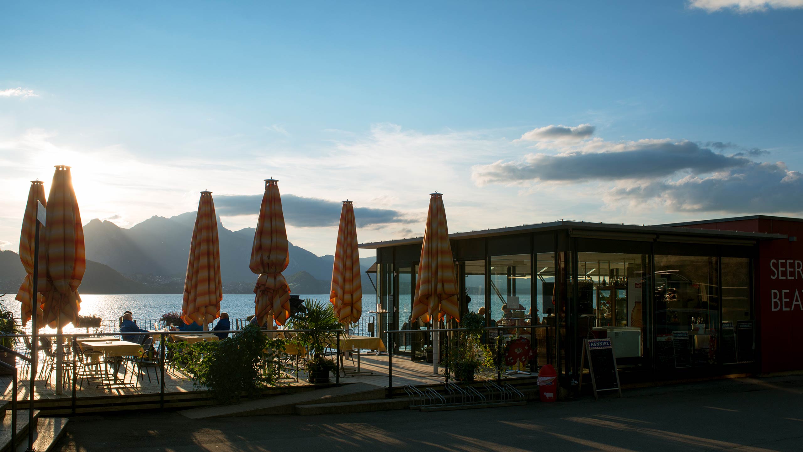 seerestaurant-beatenbucht-merligen-terrasse-aussicht-thunersee.jpg