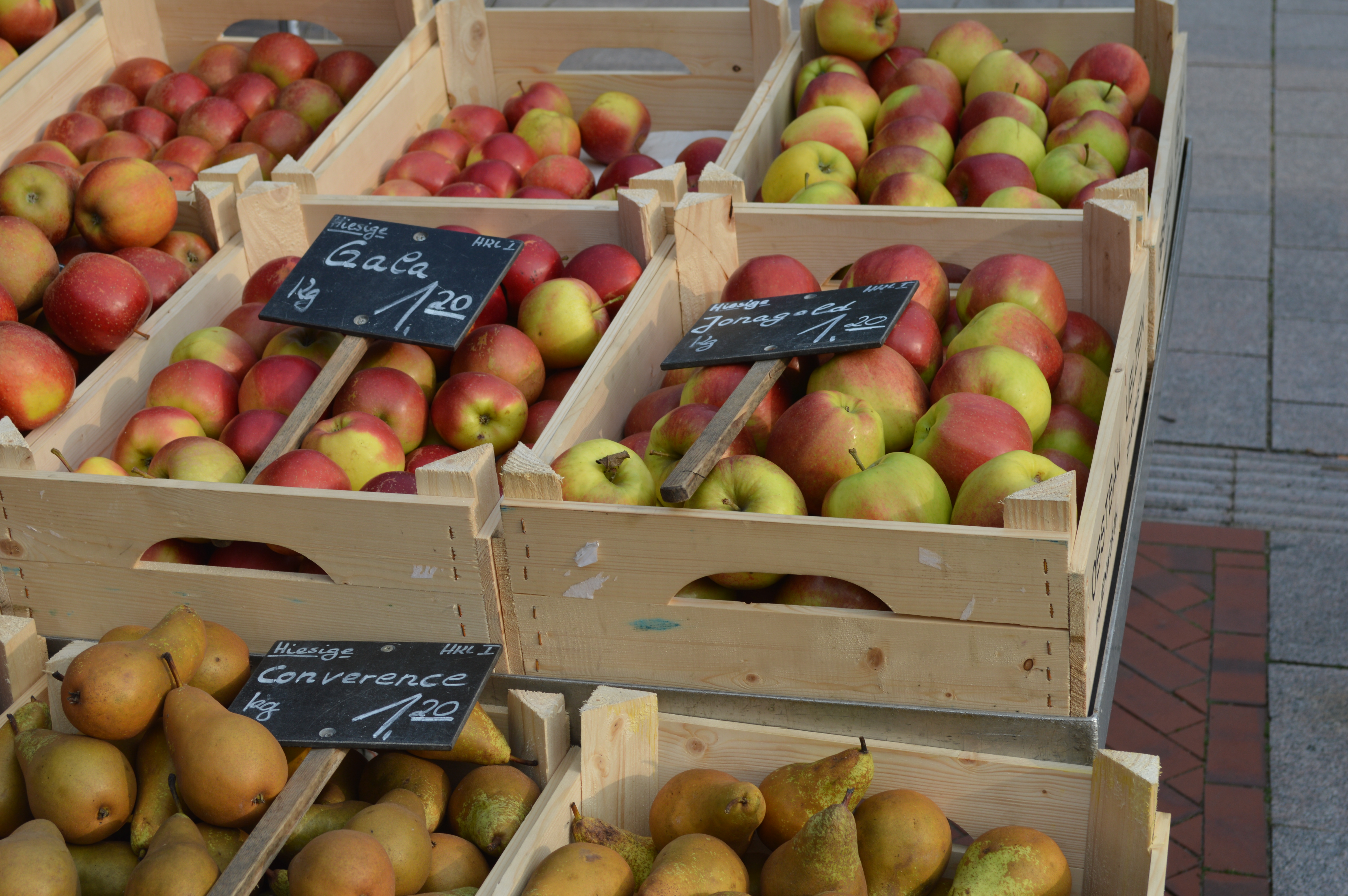 Otterndorfer Wochenmarkt auf dem Kirchplatz