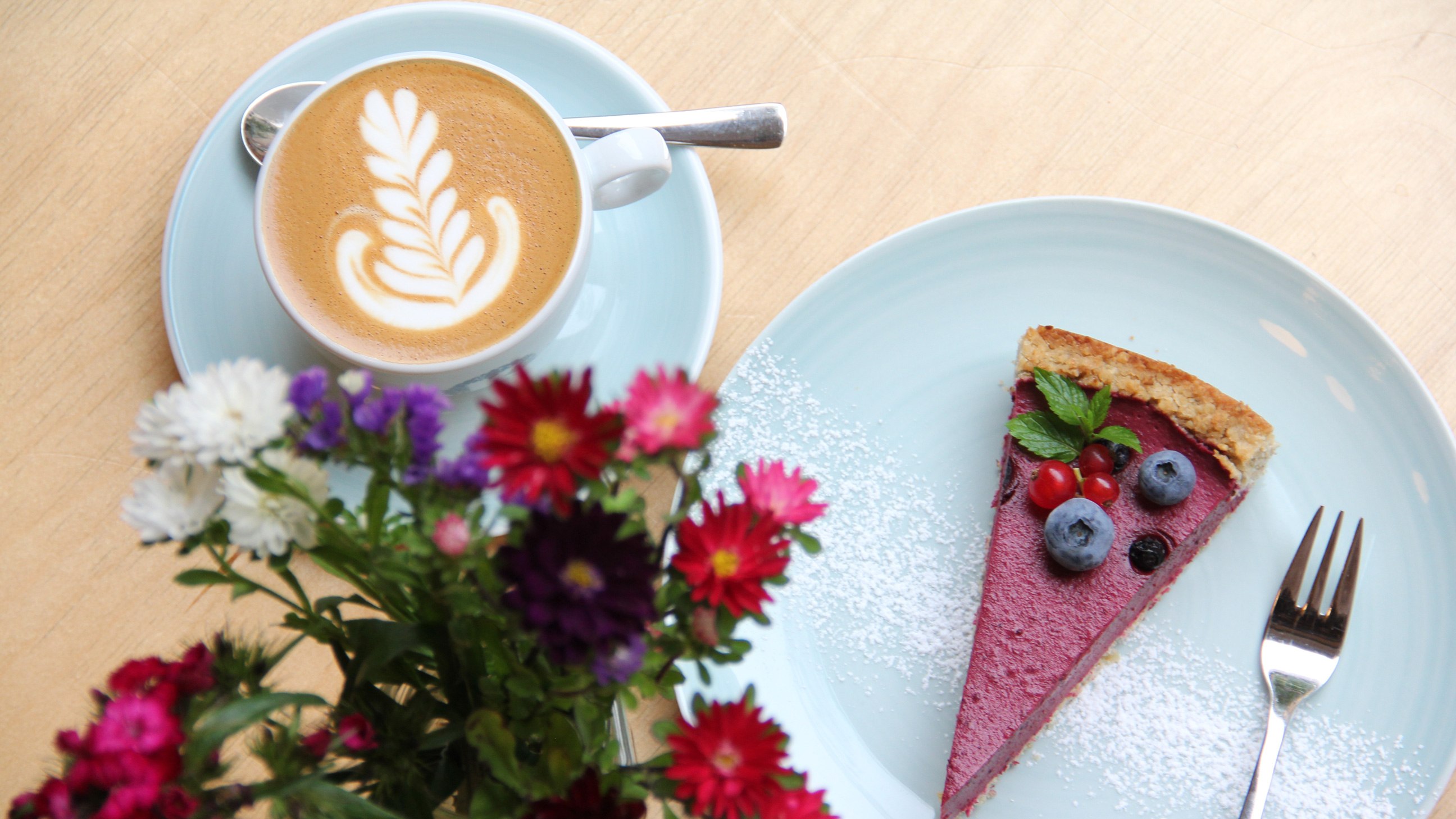 Kaffee-Blumen-Kuchen.jpg