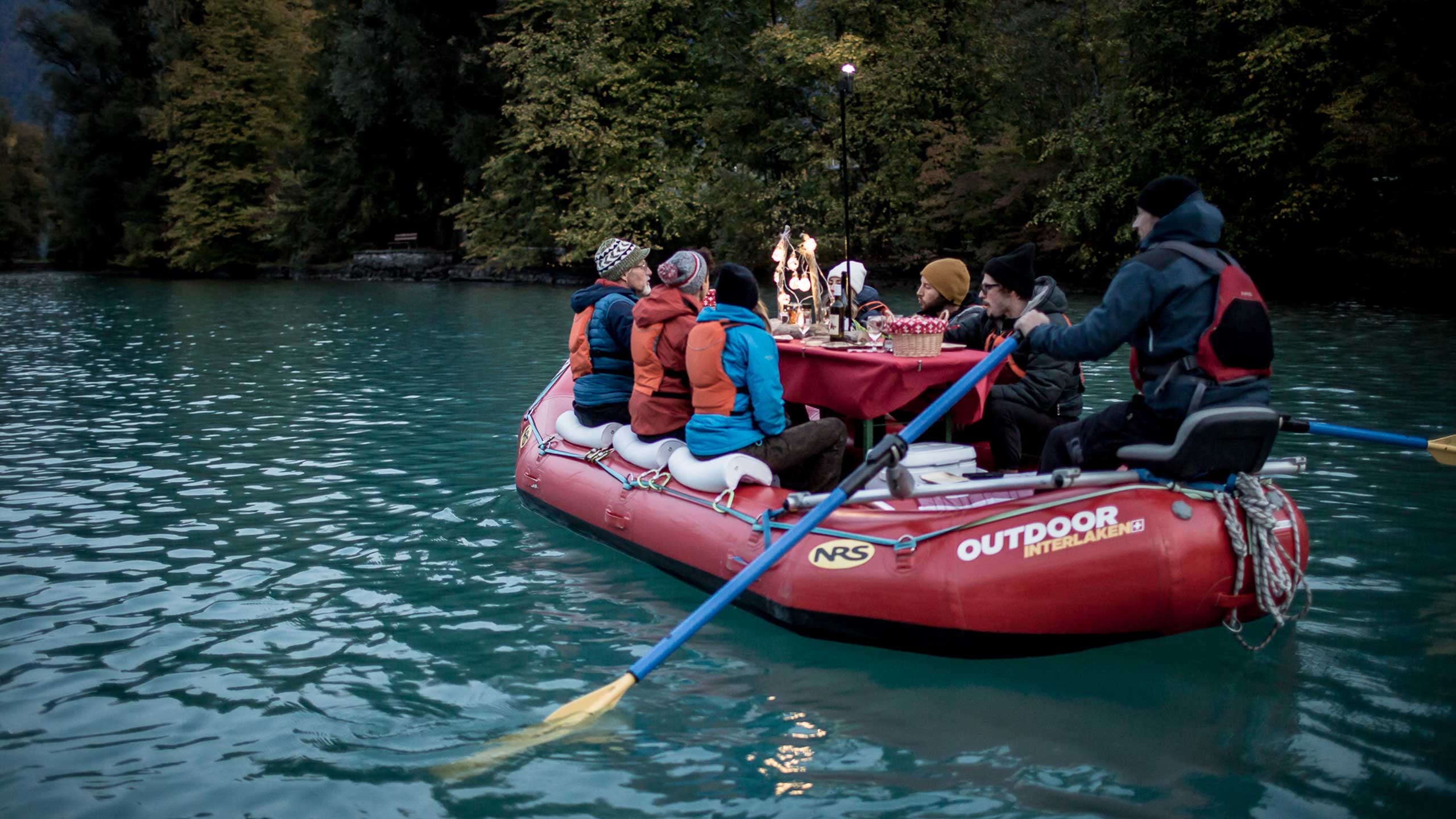 raclett-rafting-outdoor-interlaken-unterweg-aarekanal-interlaken.jpg