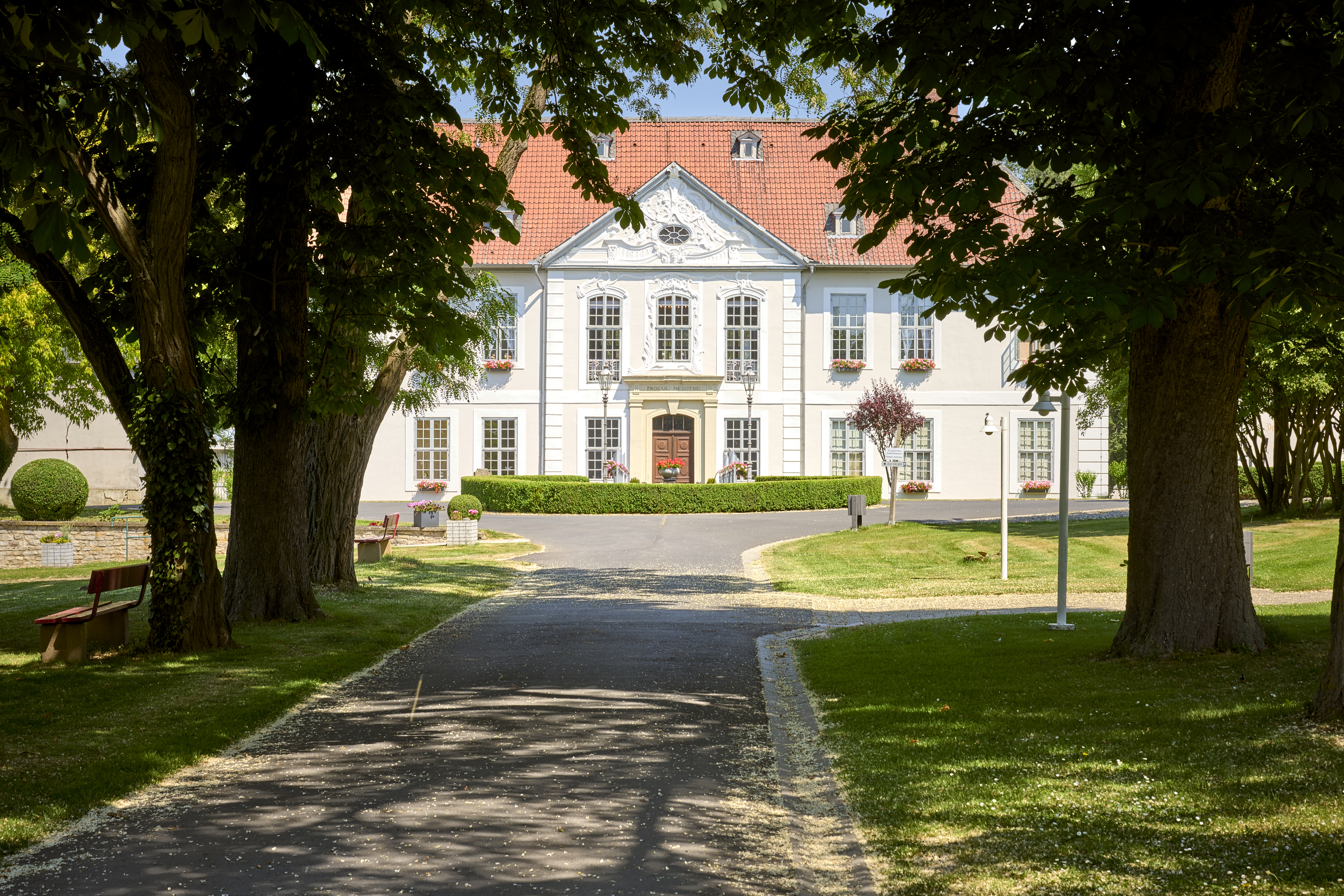 Kleinod am Elmrand: Parkanlage und Schloss Schliestedt
