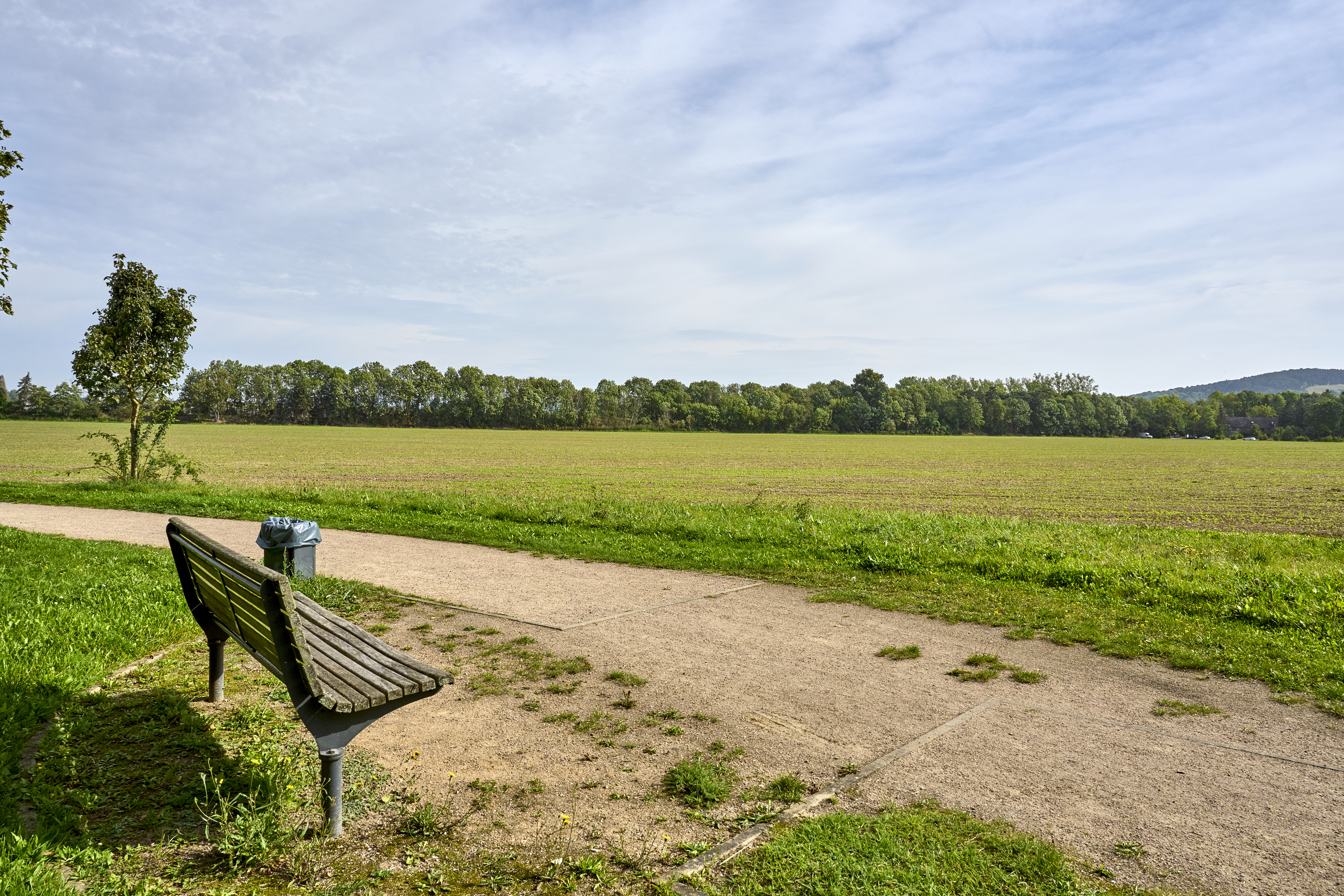 Aussichtsbank am Feldrand