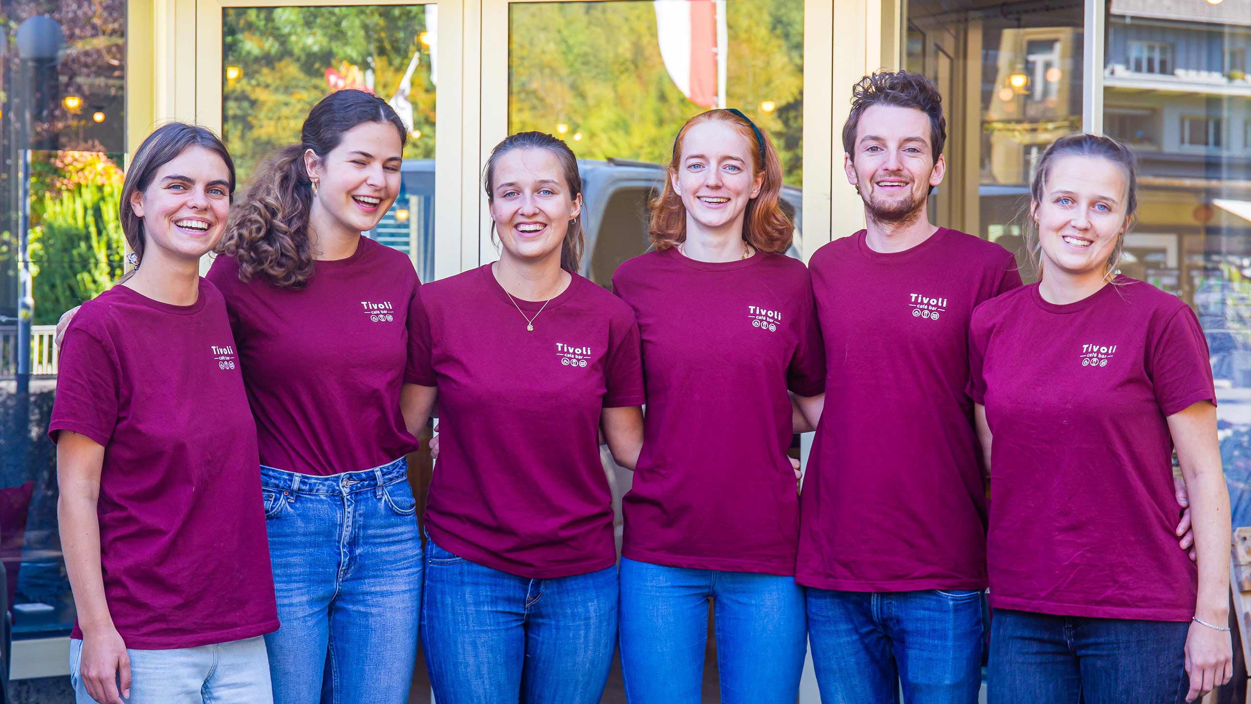 tivoli-cafe-bar-teamfoto.jpg