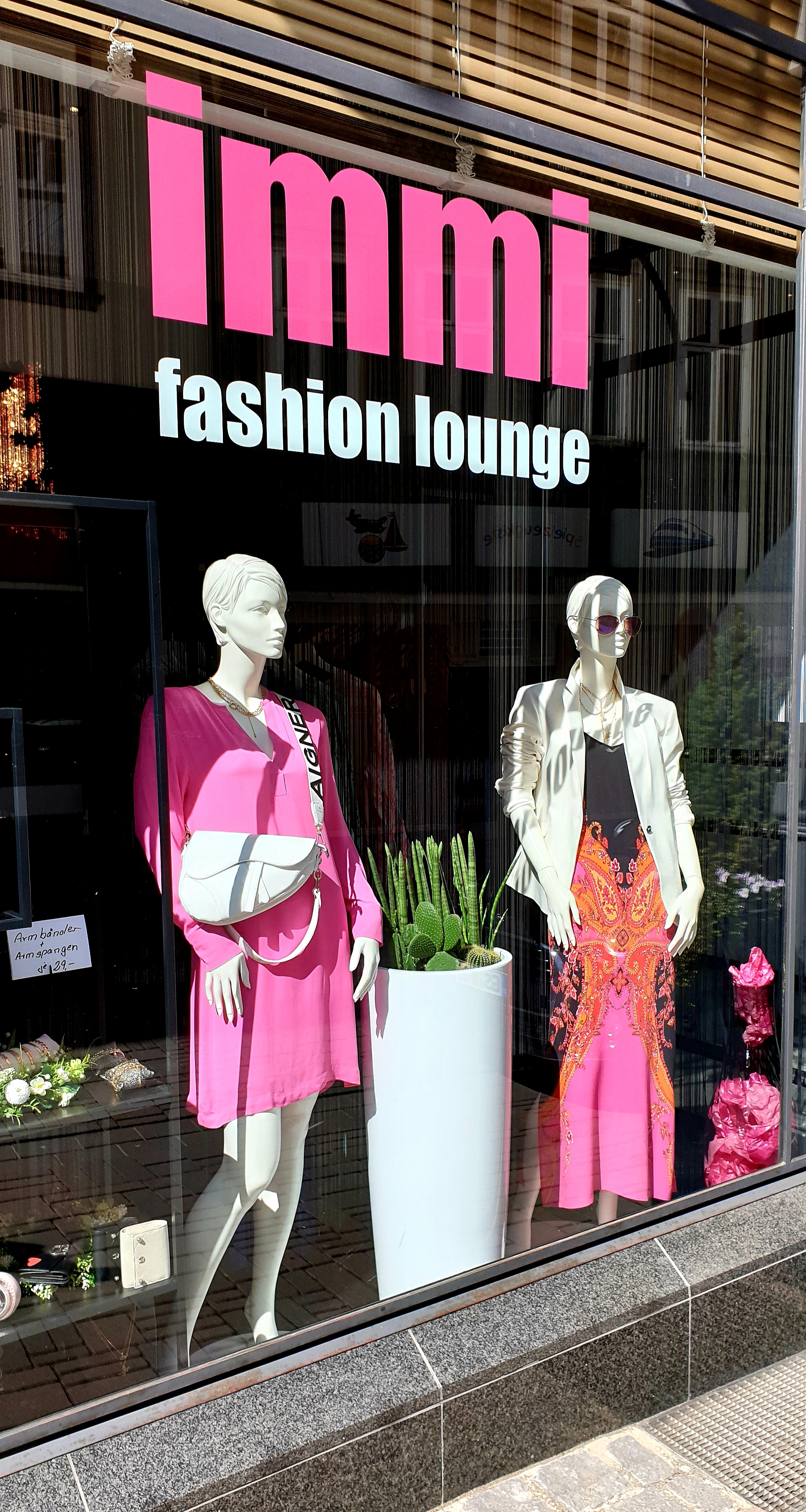 IMMI Fashion Lounge