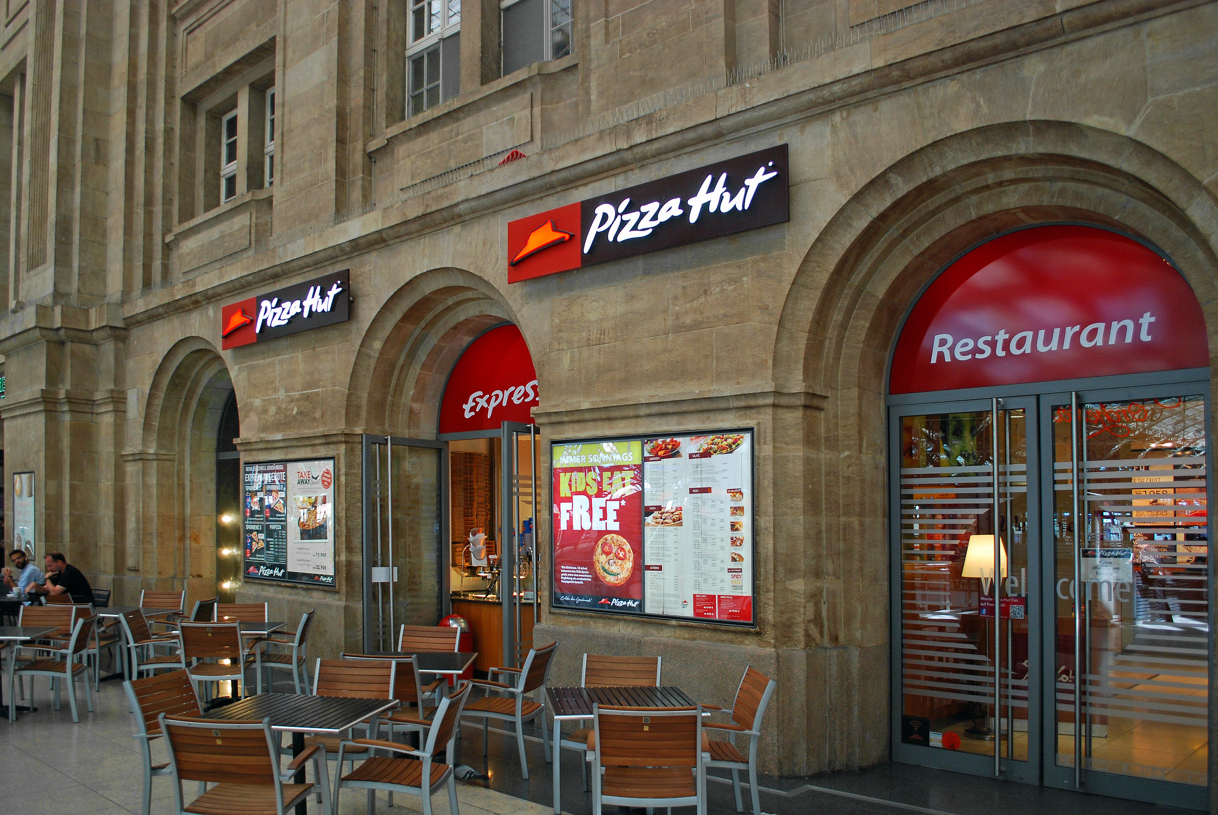 Pizza Hut Restaurant – Motiv