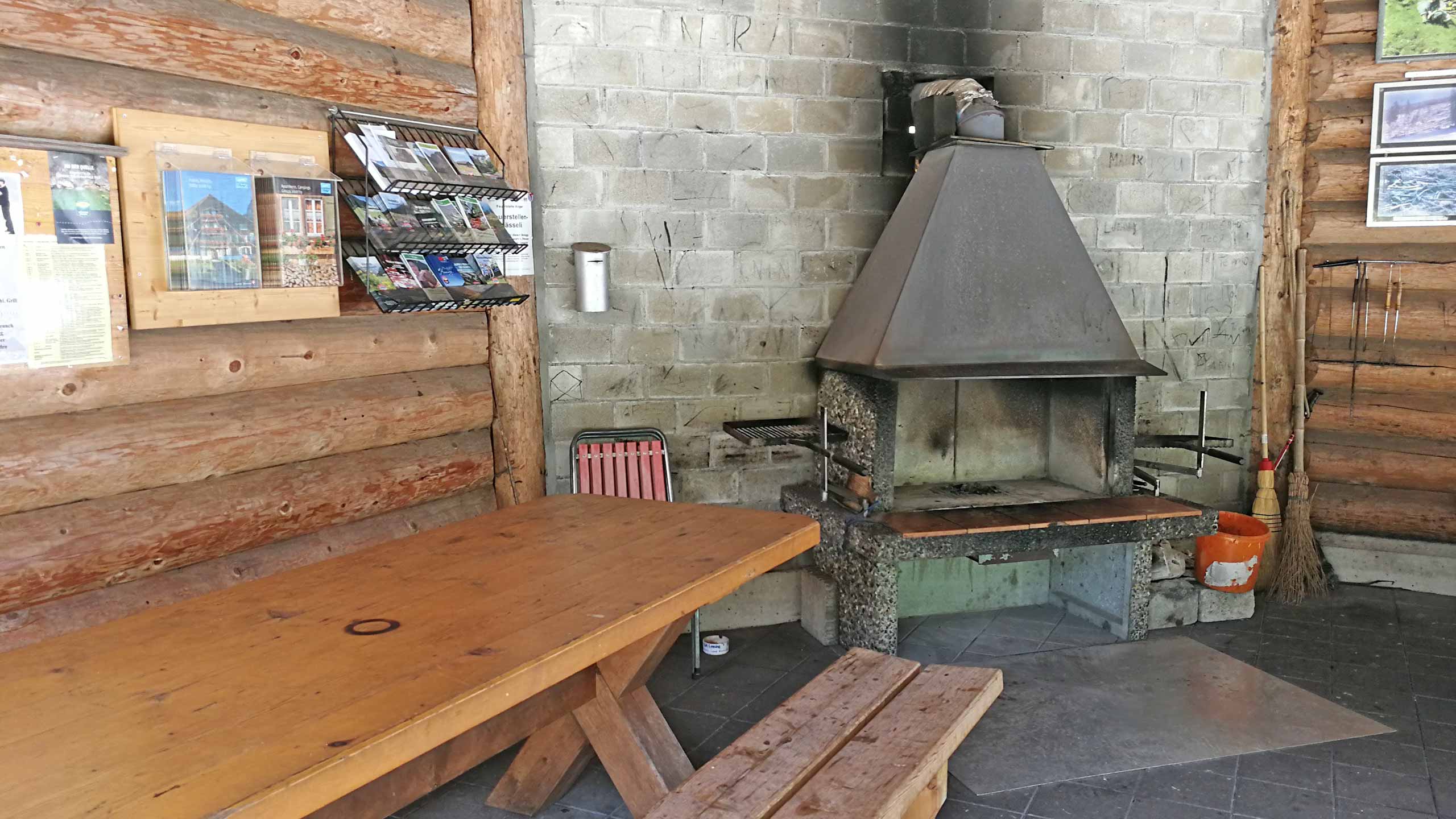feuerstelle-anger-tisch-grill-naturpark-diemtigtal.jpg