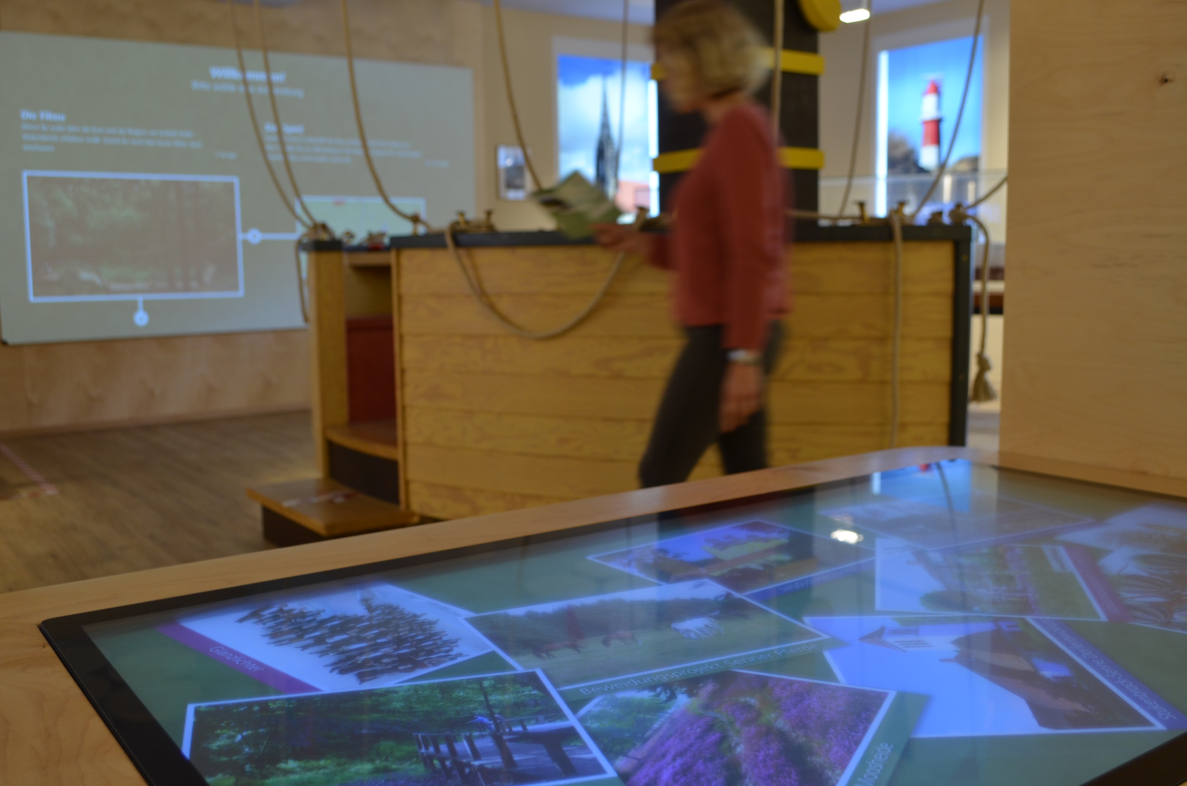 Digitaler Tisch in der Ems-Erlebniswelt in Schloß Holte-Stukenbrock