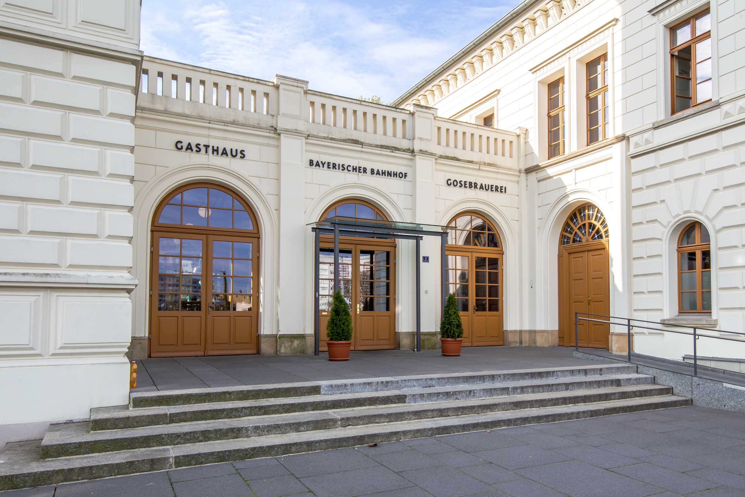 Gasthaus & Gosebrauerei „Bayerischer Bahnhof“ & Wilhelm Horn Markenspirituosen – Motiv