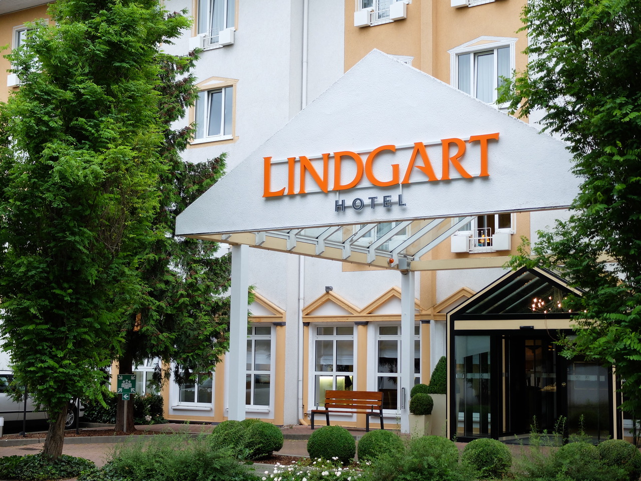 Allgemein_Lindgart-Hotel-Aussen_001.jpeg