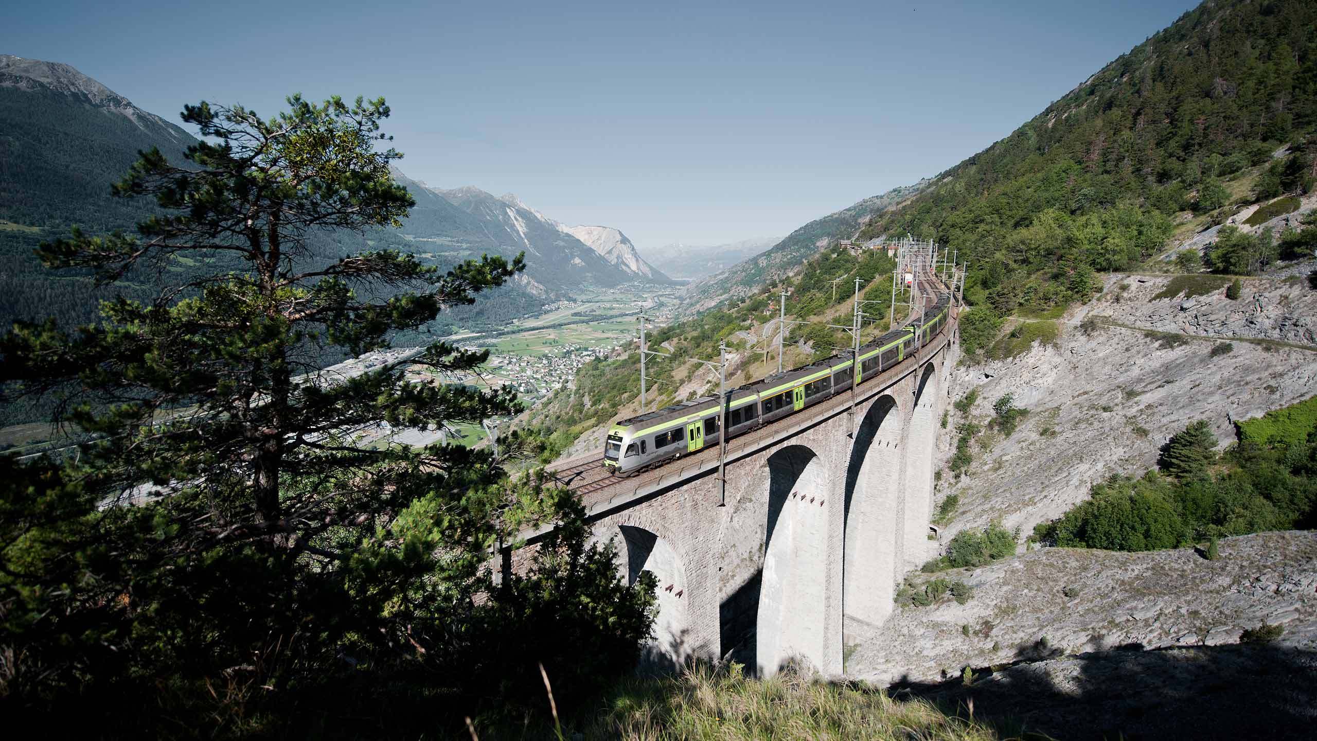 bls-loetschberg-route-luogelkinnviadukt-hohtenn-sommer.jpg