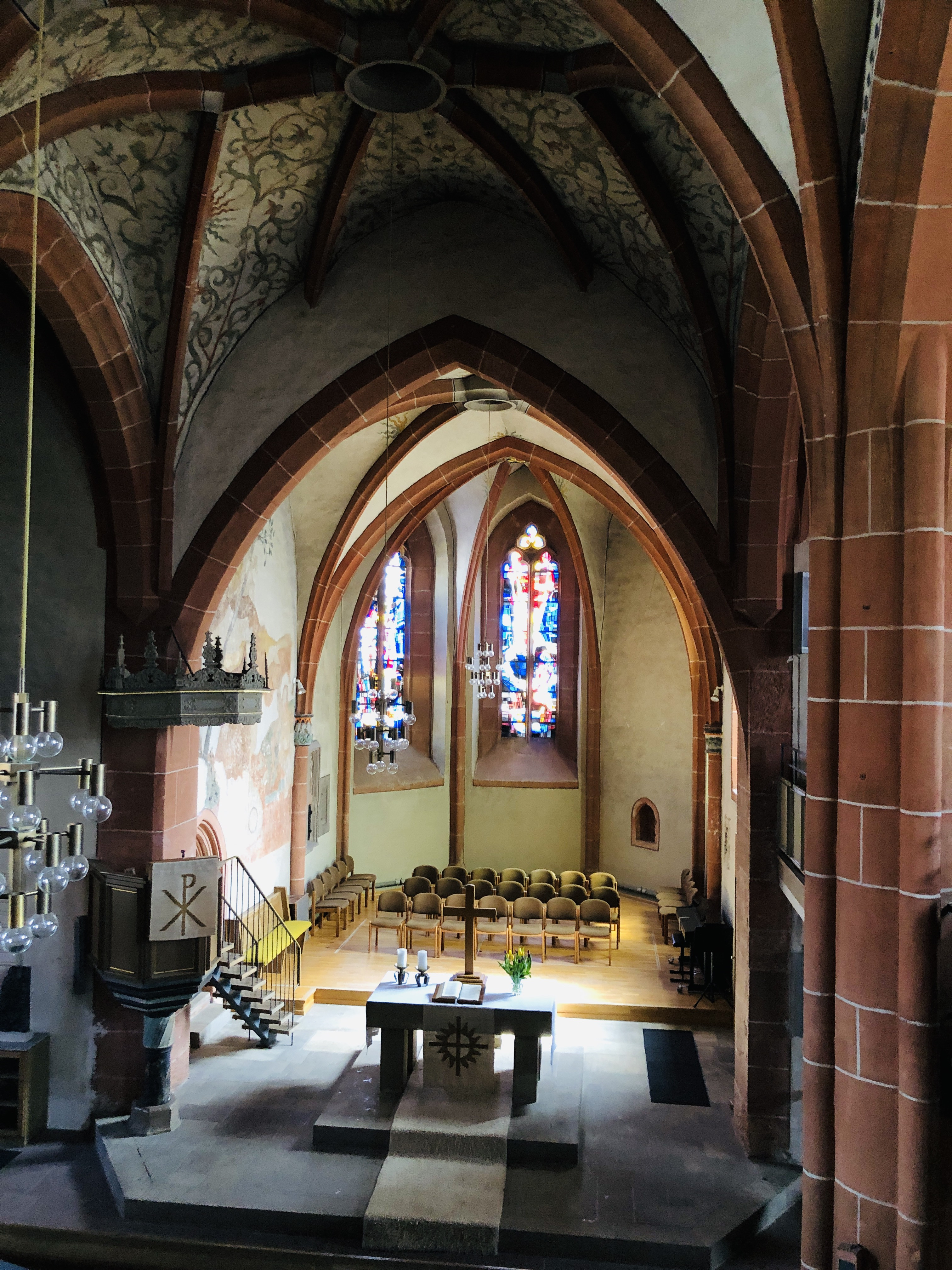 Blick in den Altarraum der Nikolaikirche Neukirchen