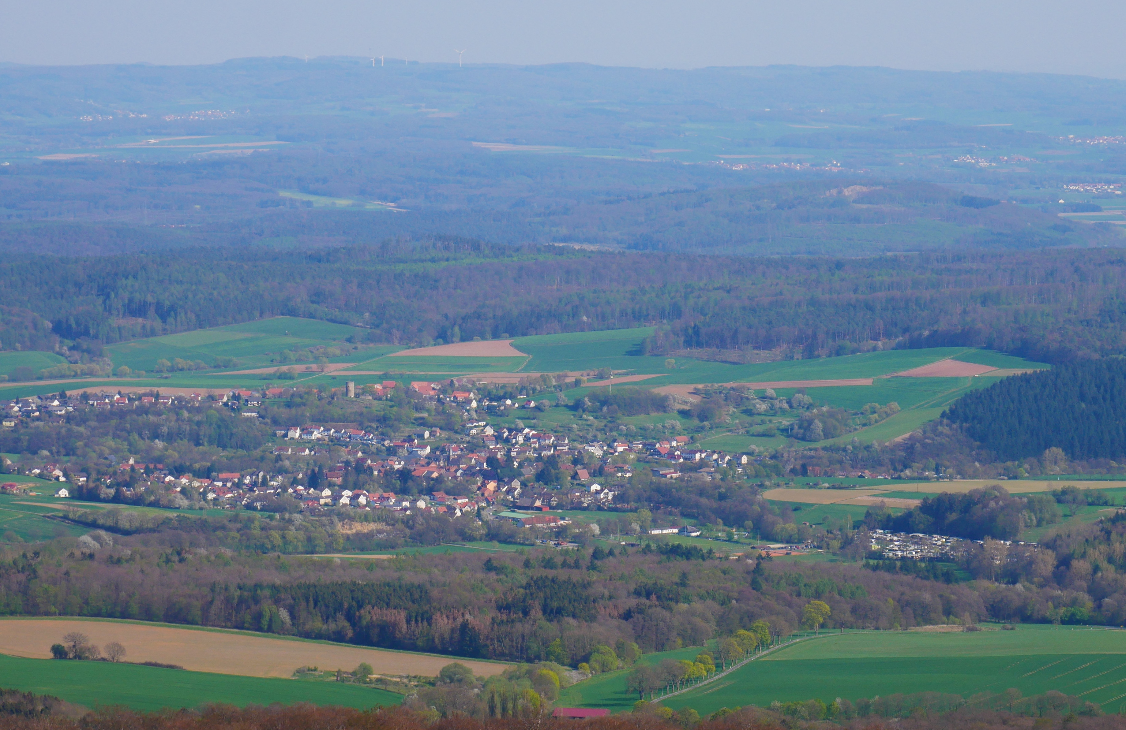 Blick vom Kellerwaldturm auf Densberg