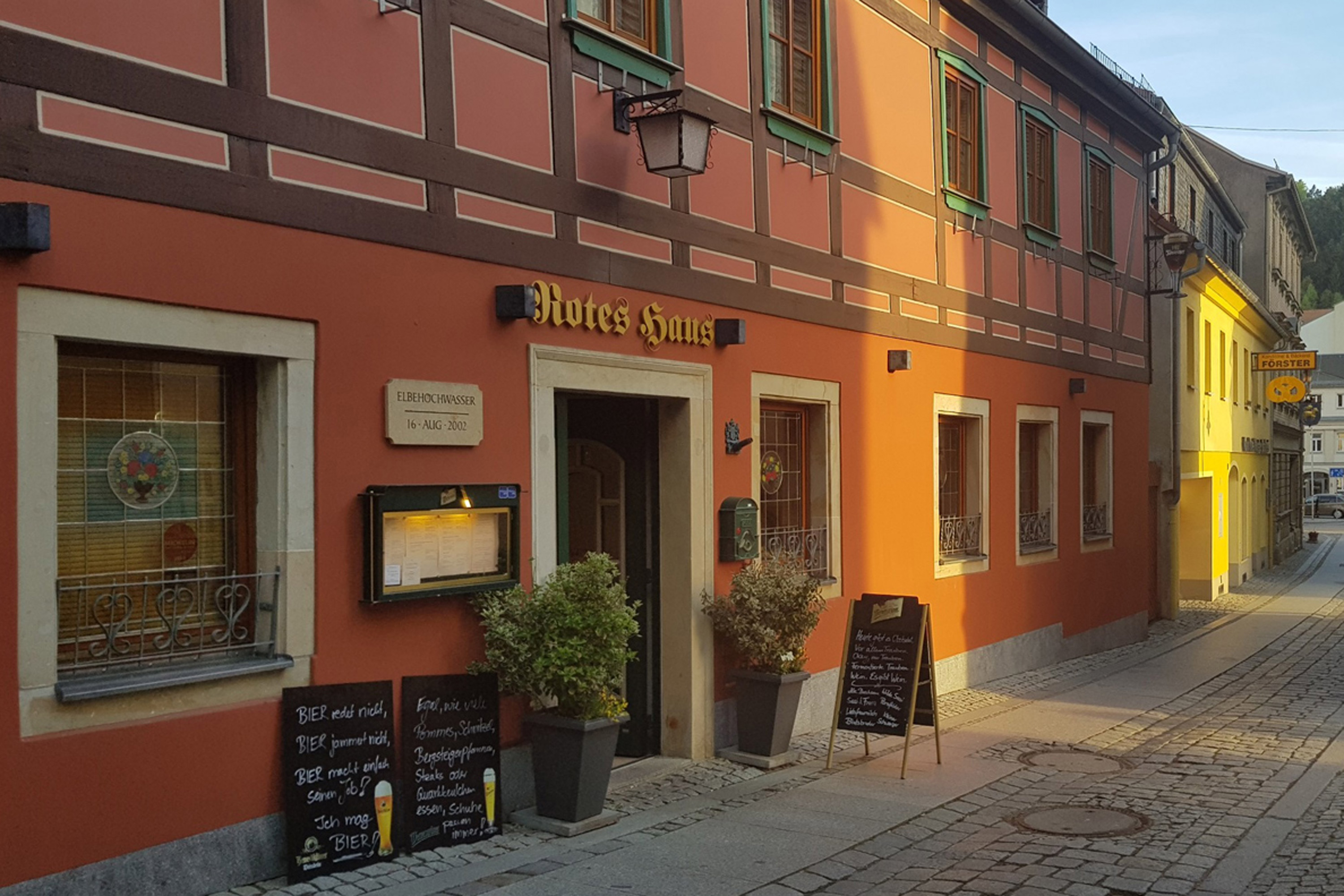 Gasthaus „Zum Roten Haus“ – Motiv